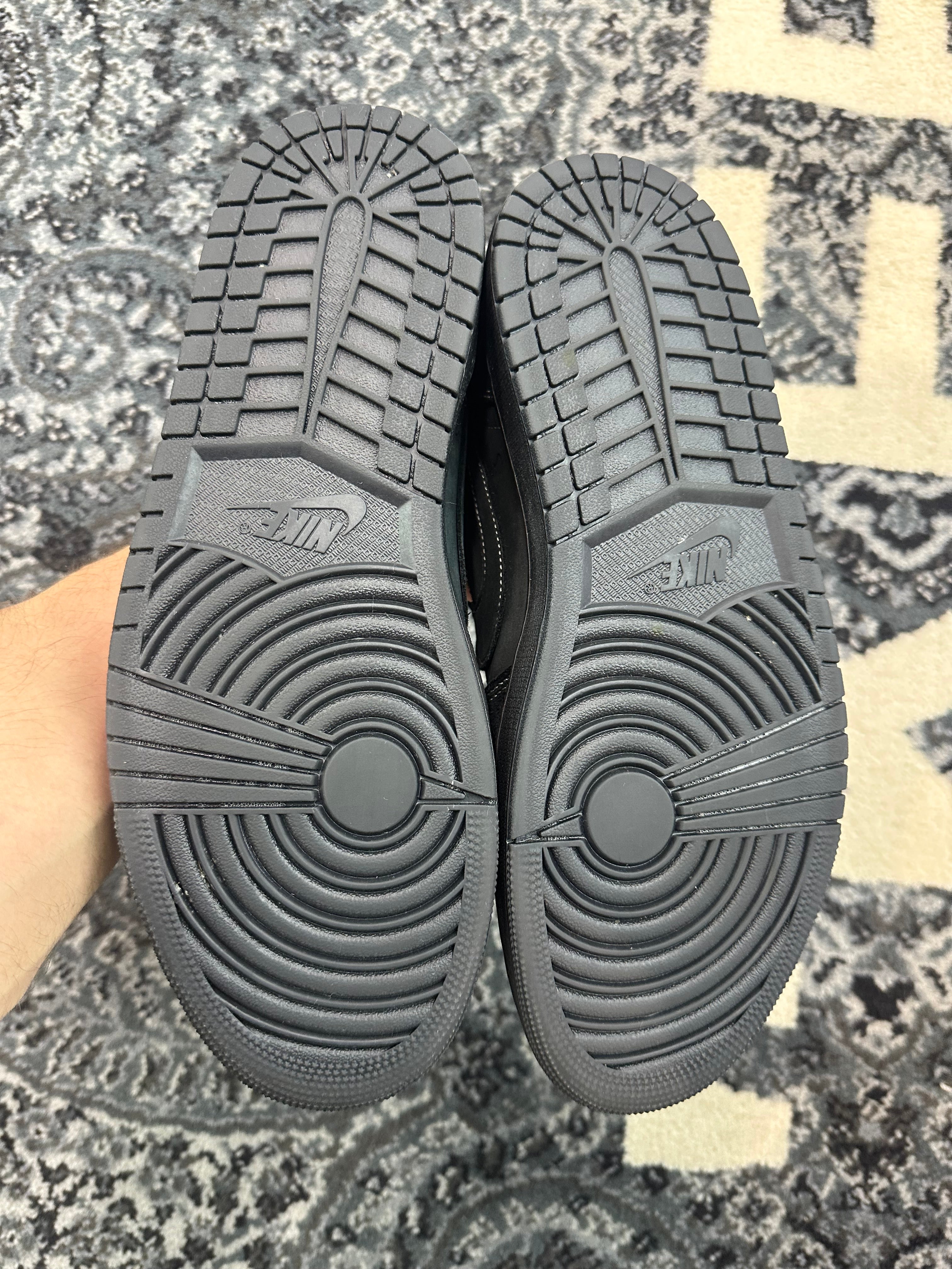 Jordan 1 Low Travis Scott “Phantom”