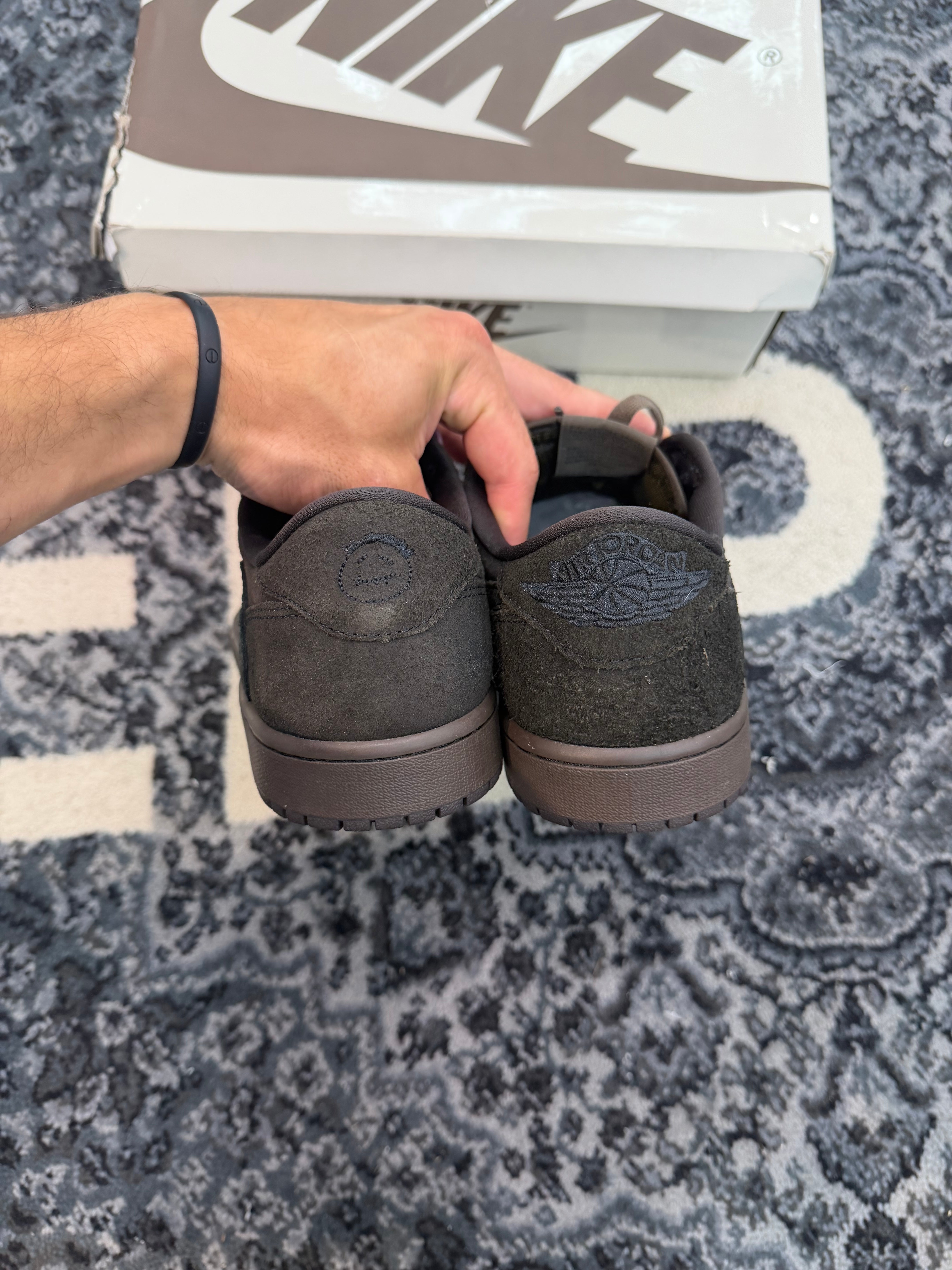 Jordan 1 Low Travis Scott “Velvet Brown”