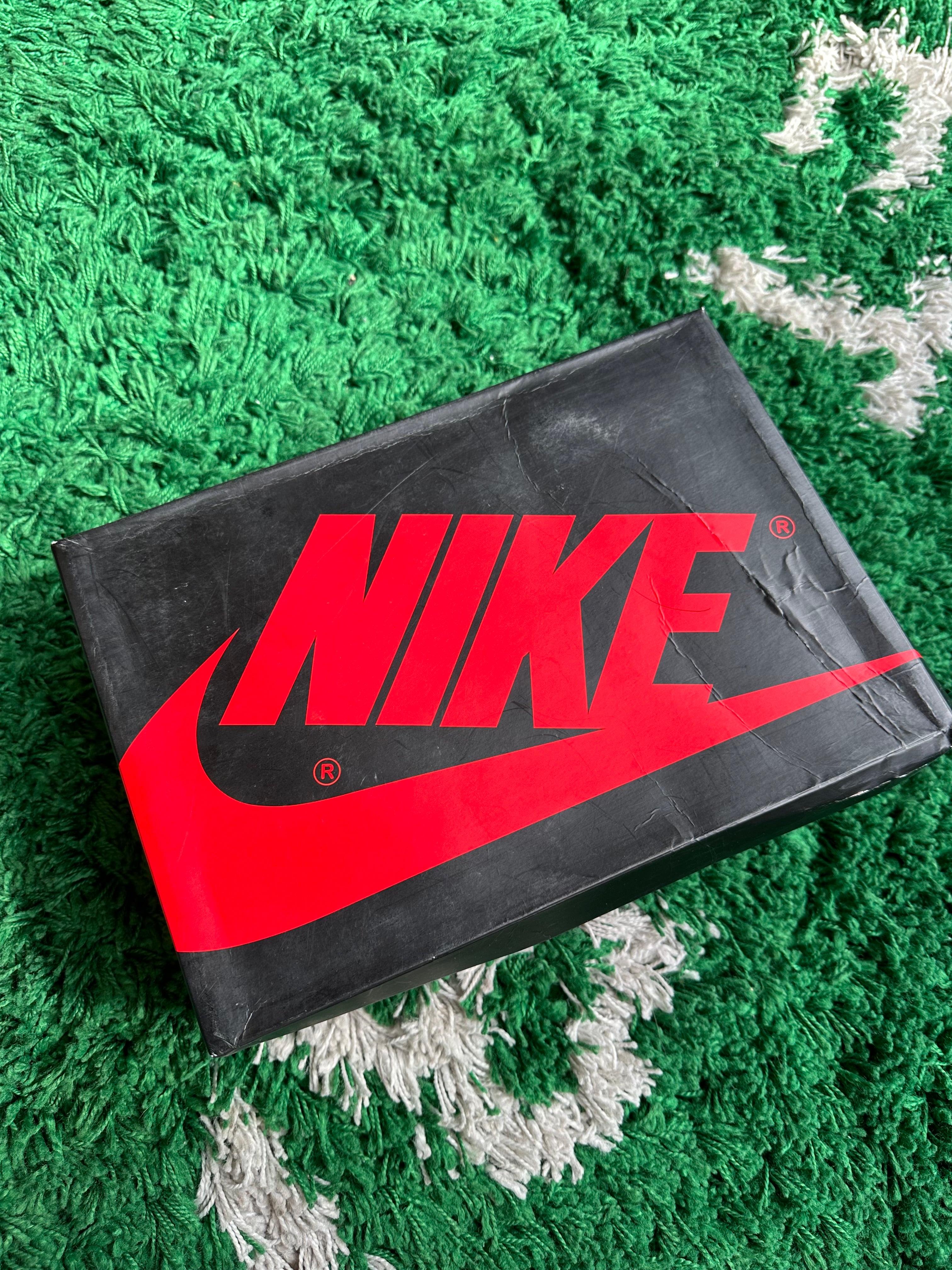 Jordan 1 High “Obsidian”