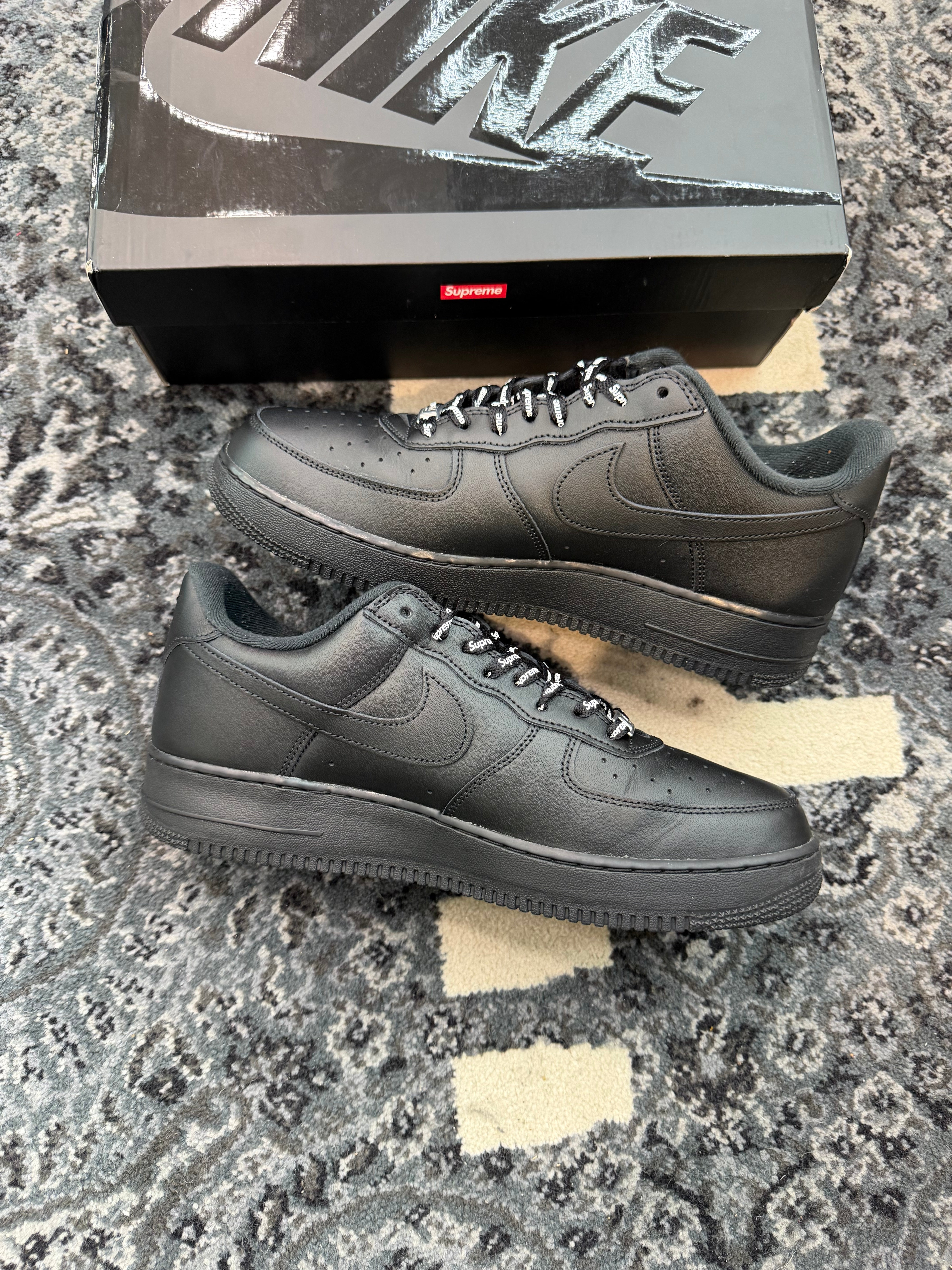 Nike Air Force 1 Low Supreme “Black”