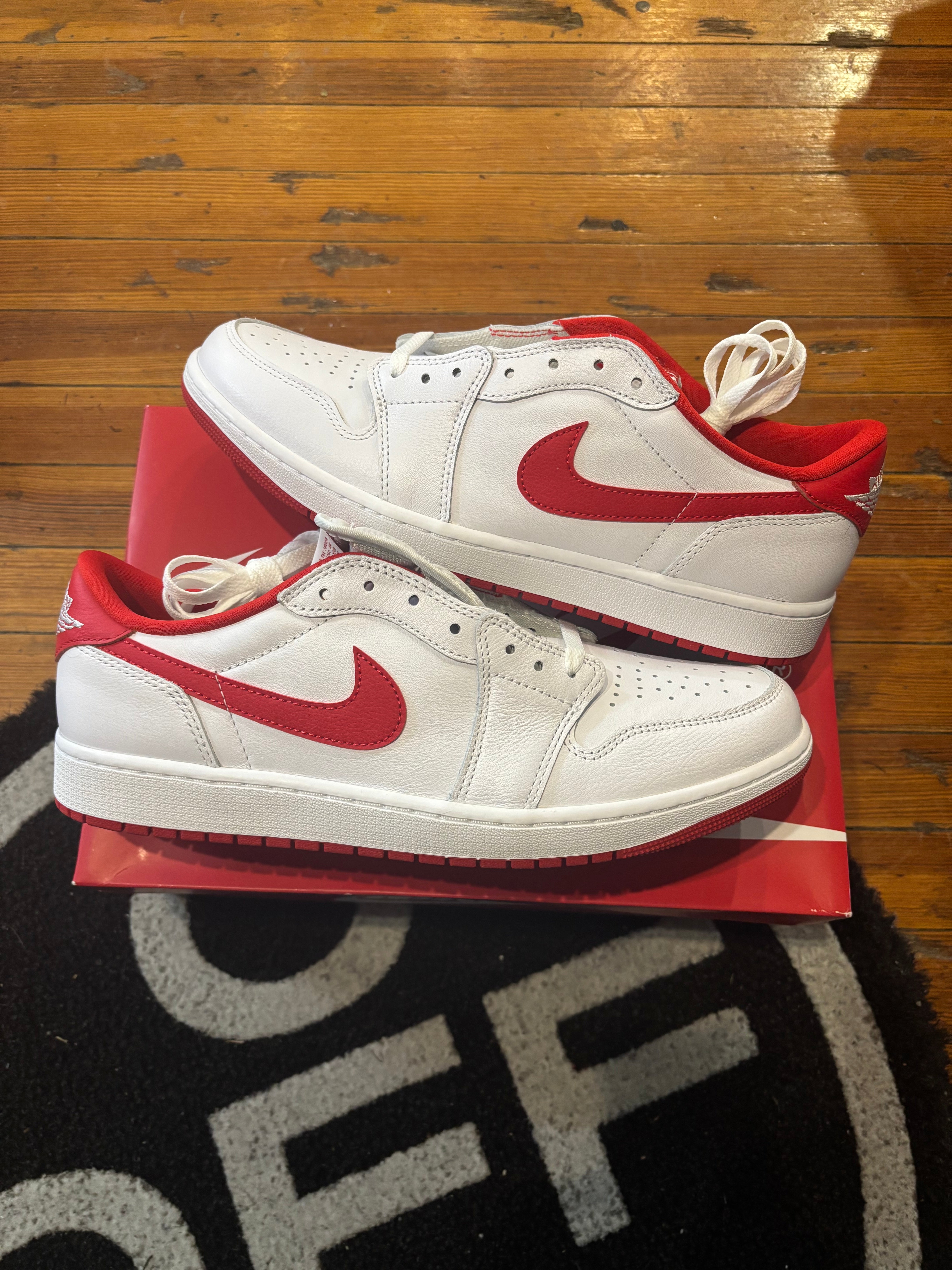 Jordan 1 Low “University Red”