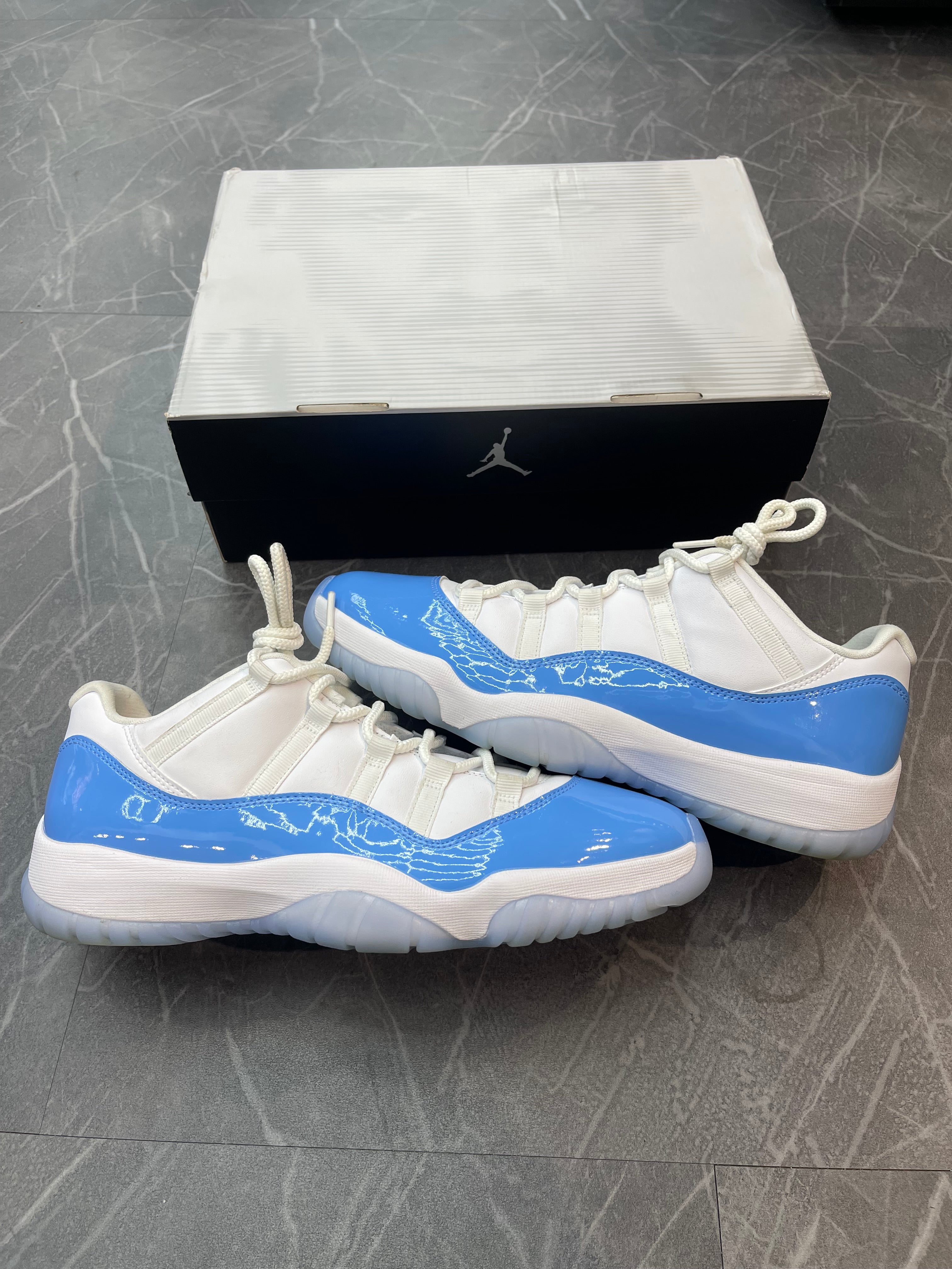 Jordan 11 Low “University Blue”