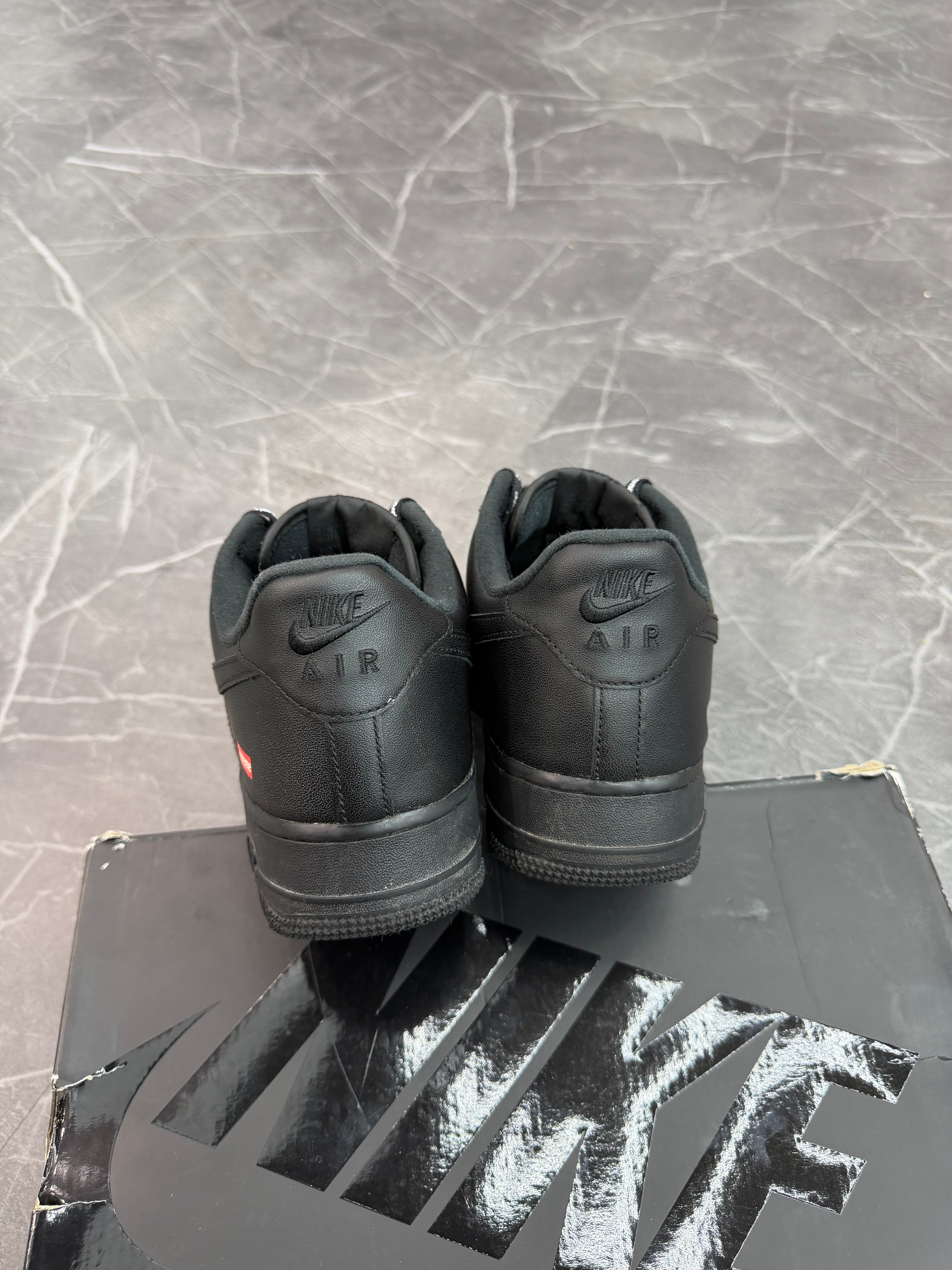 Nike Air Force One x Supreme “Black”