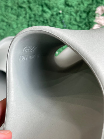 Yeezy Slides “Salt”