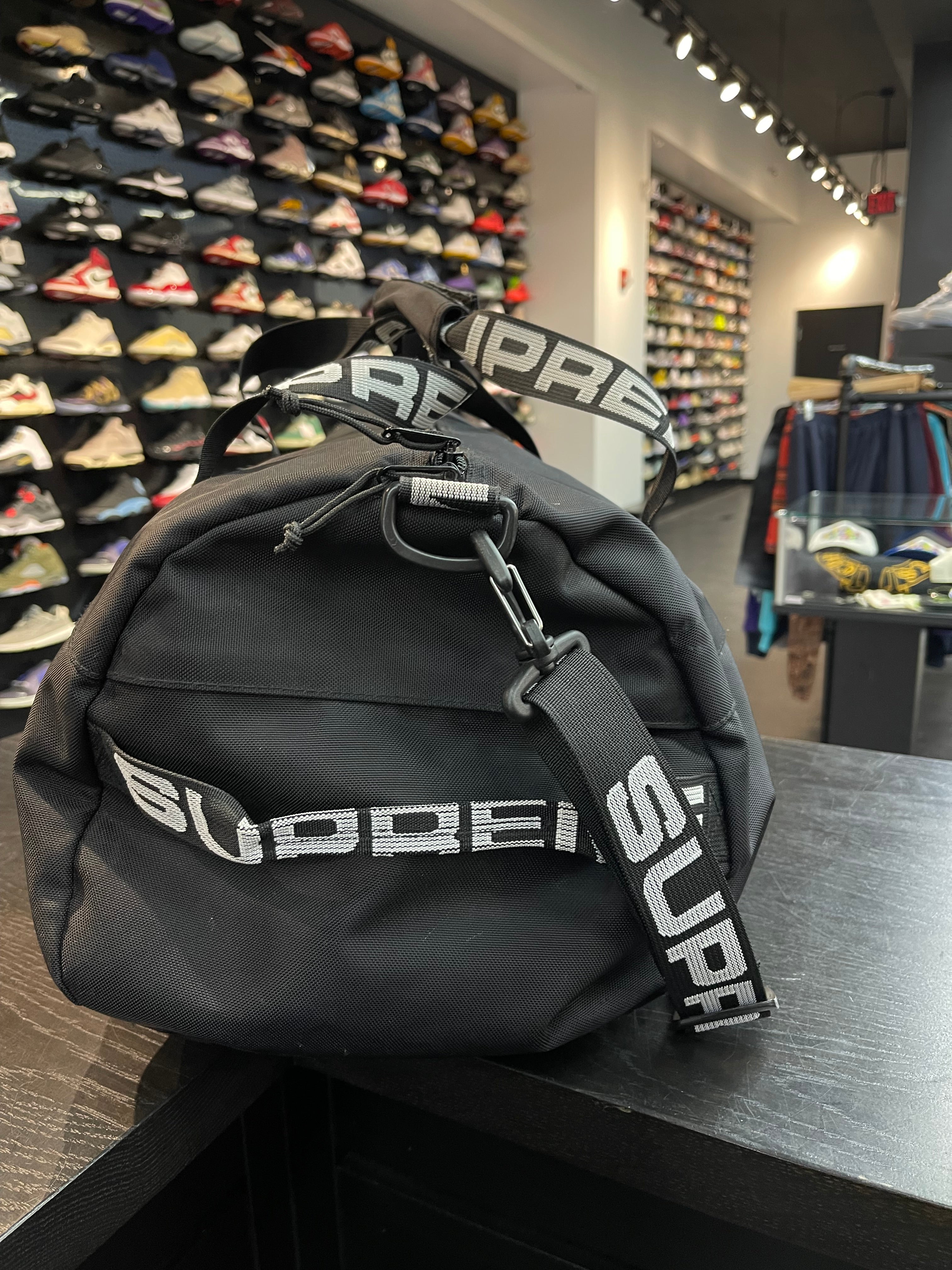 Supreme SS18 Large Duffle Bag “Black”
