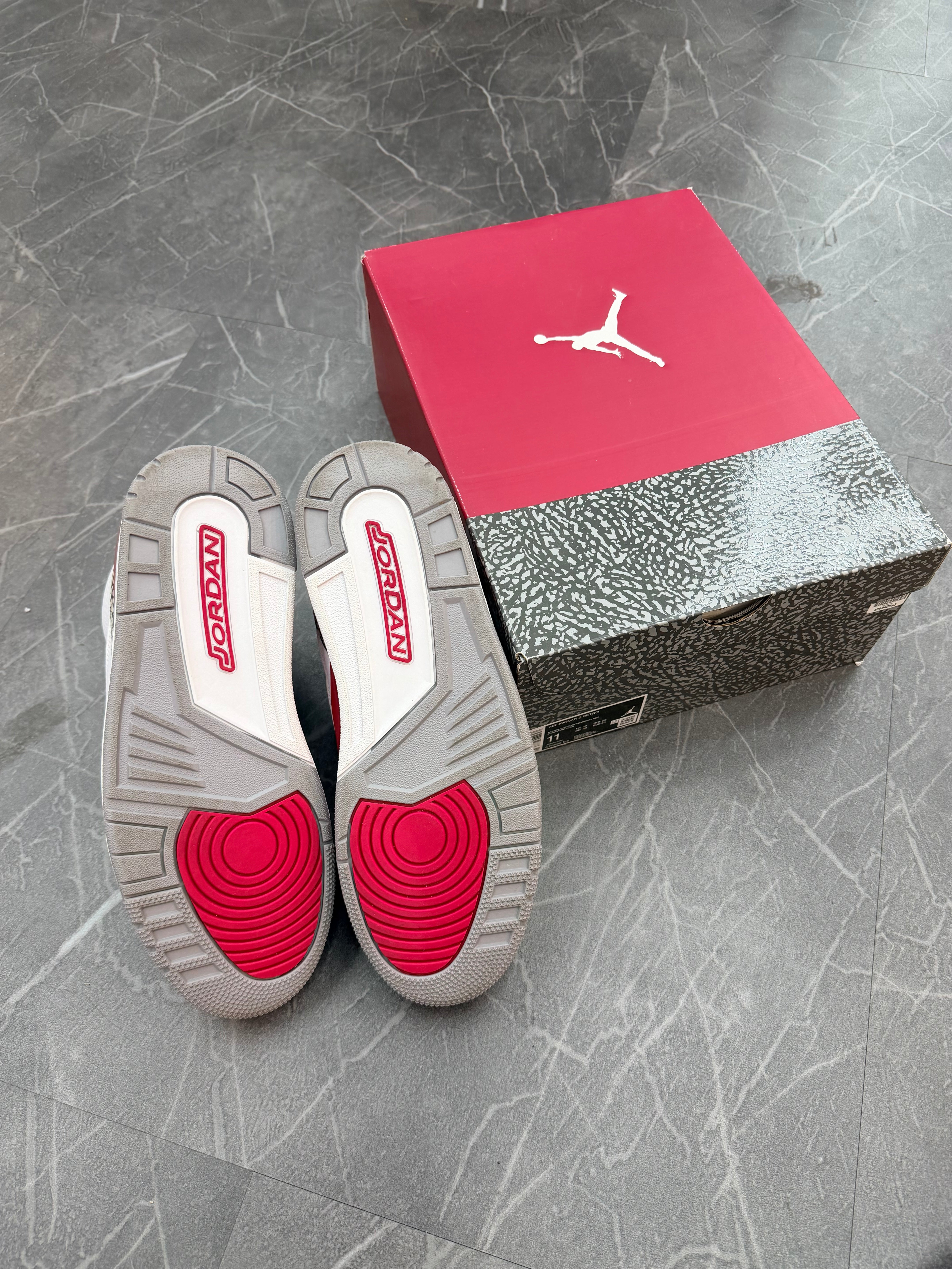 Jordan 3 “Cardinal”