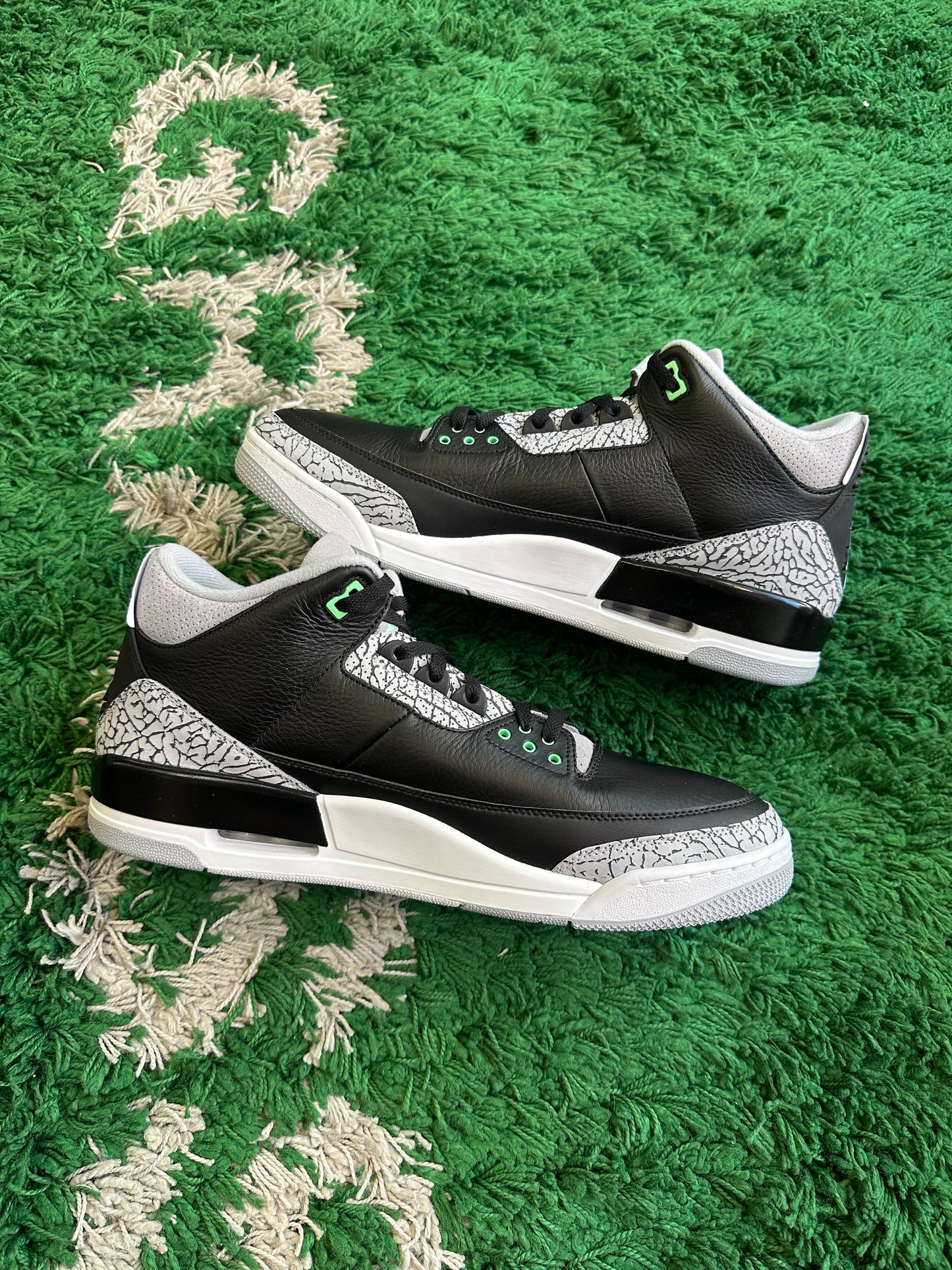 Jordan 3 “Green Glow”