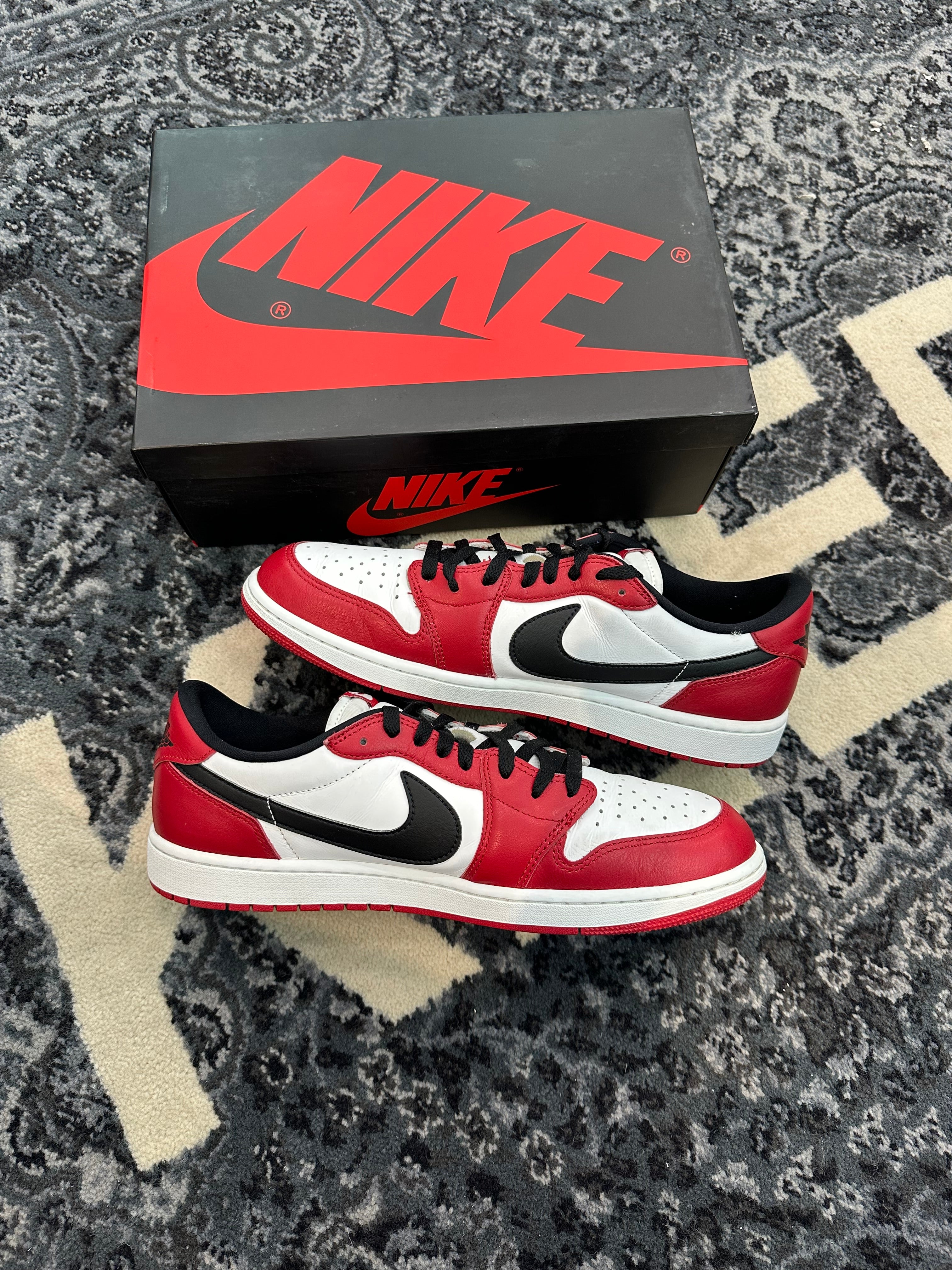 Jordan 1 Low “Chicago”