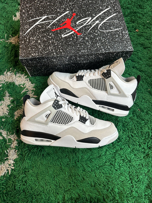 Jordan 4 “Military Black”