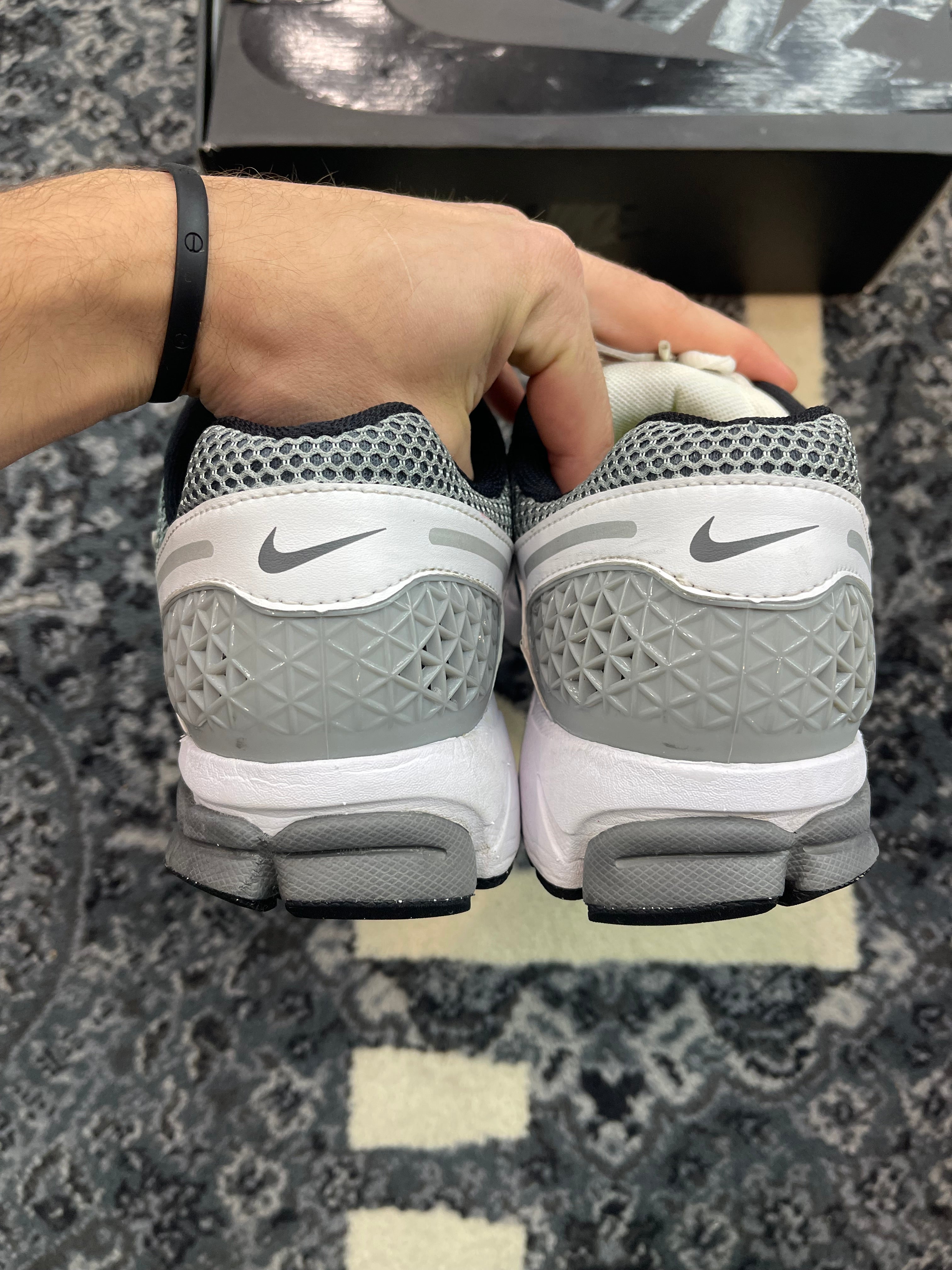 Nike Zoom Vomero 5 “Black White”