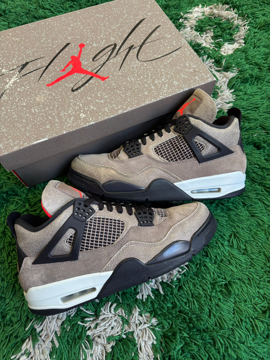 Jordan 4 “Taupe Haze”