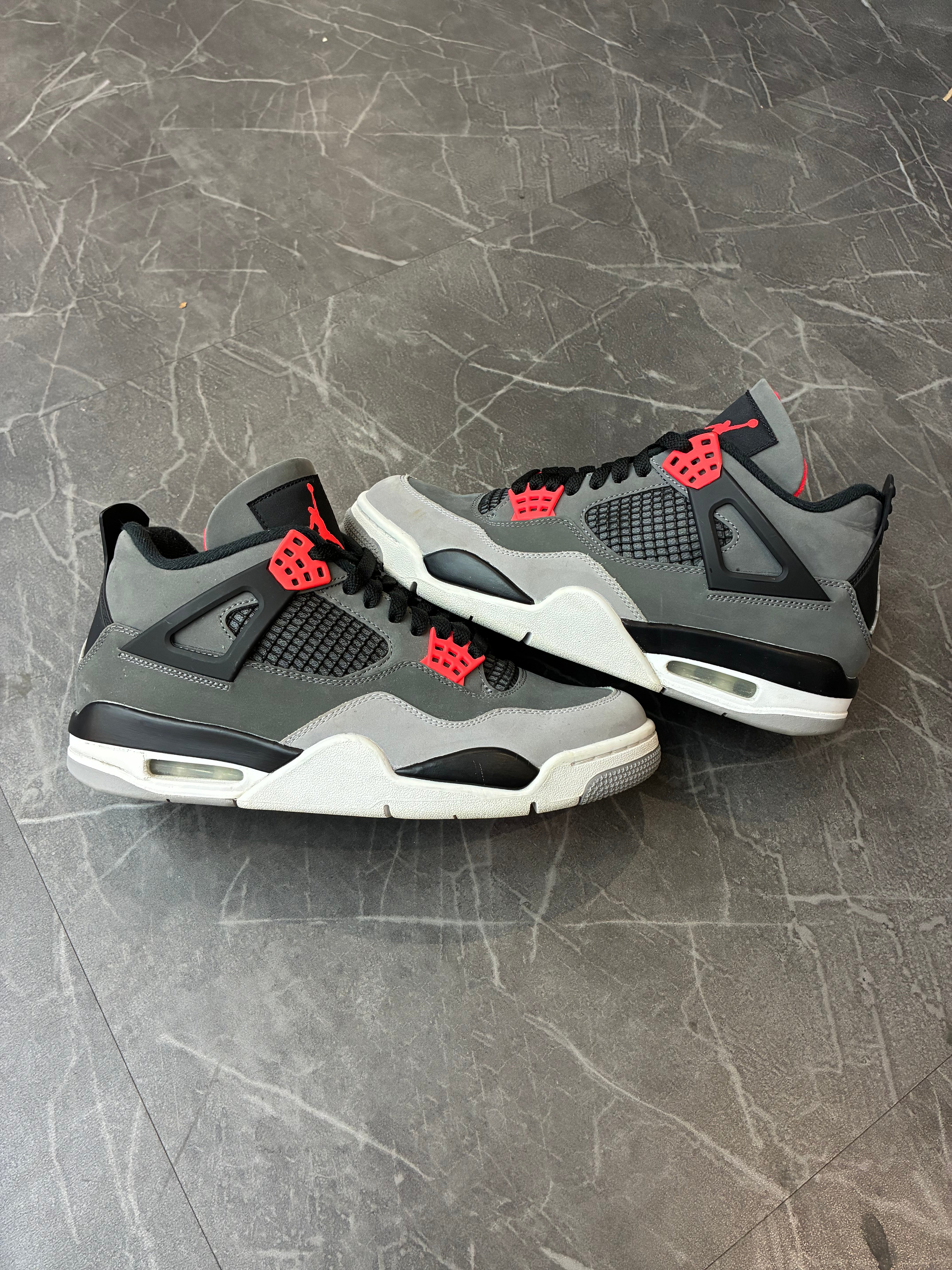 Jordan 4 “Infrared”