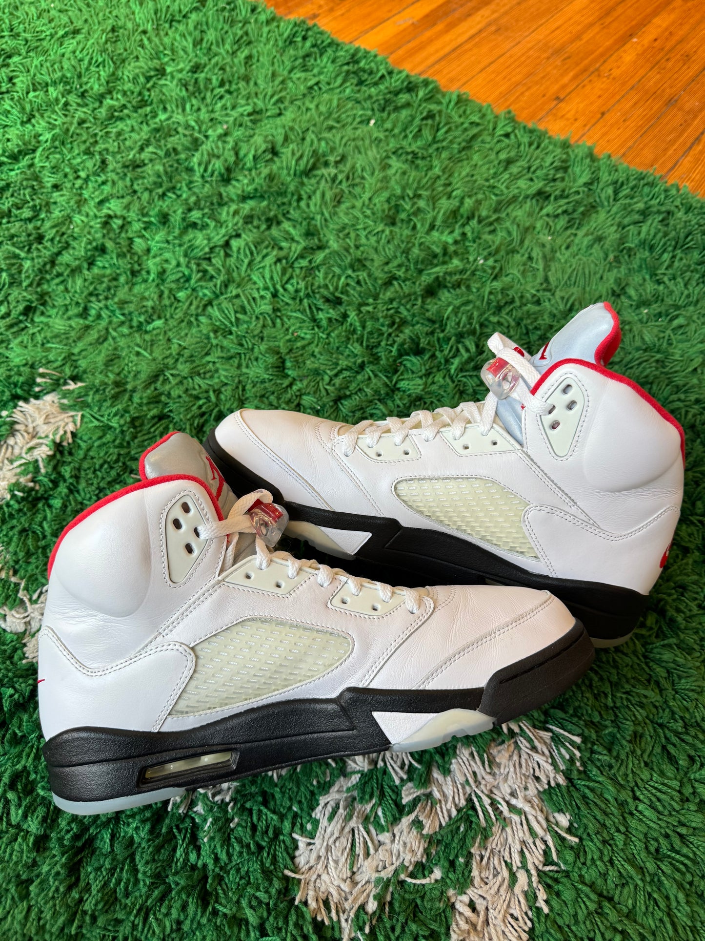 Jordan 5 “Fire Red” (2020)