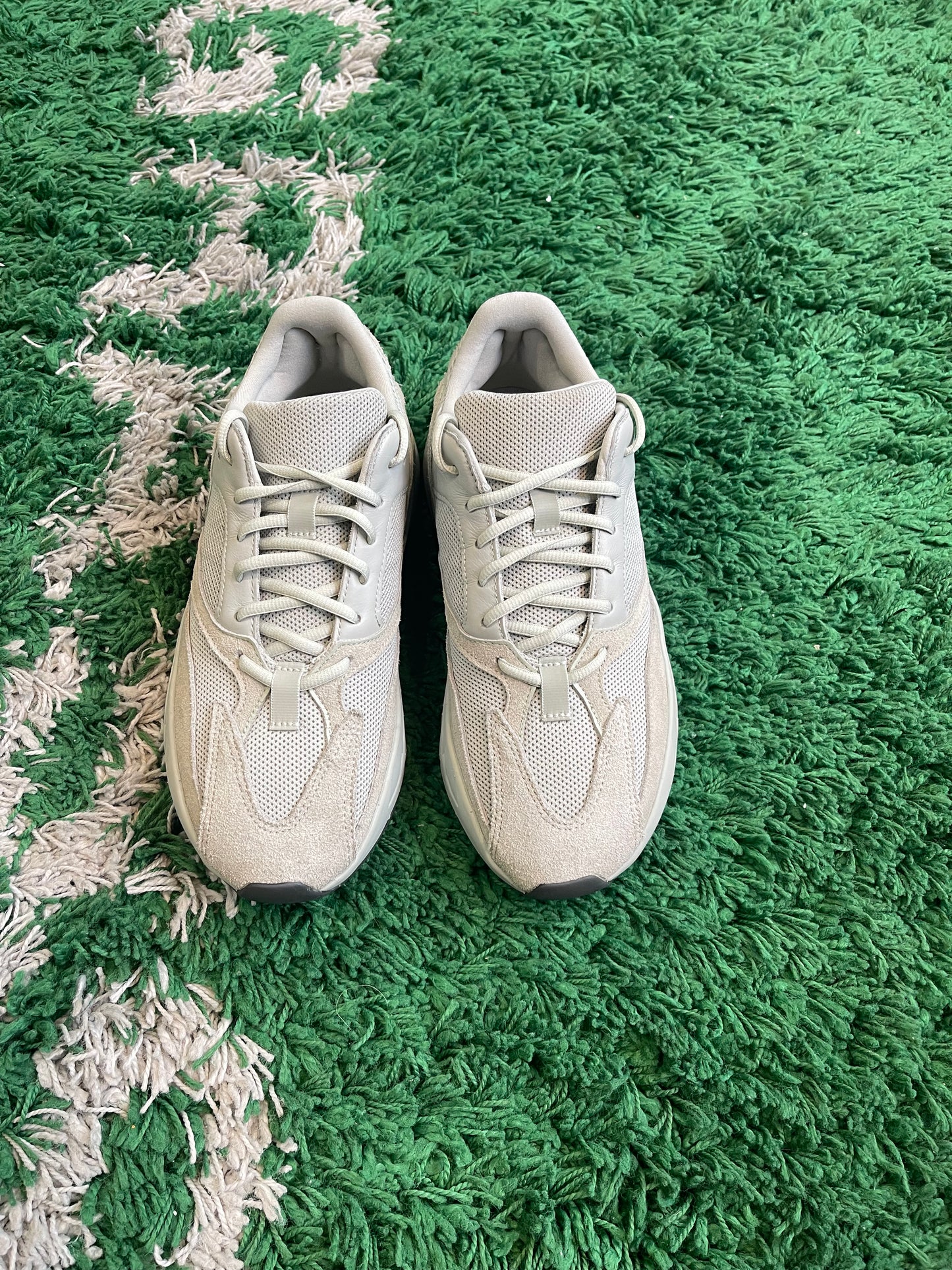 Yeezy 700 “Salt”
