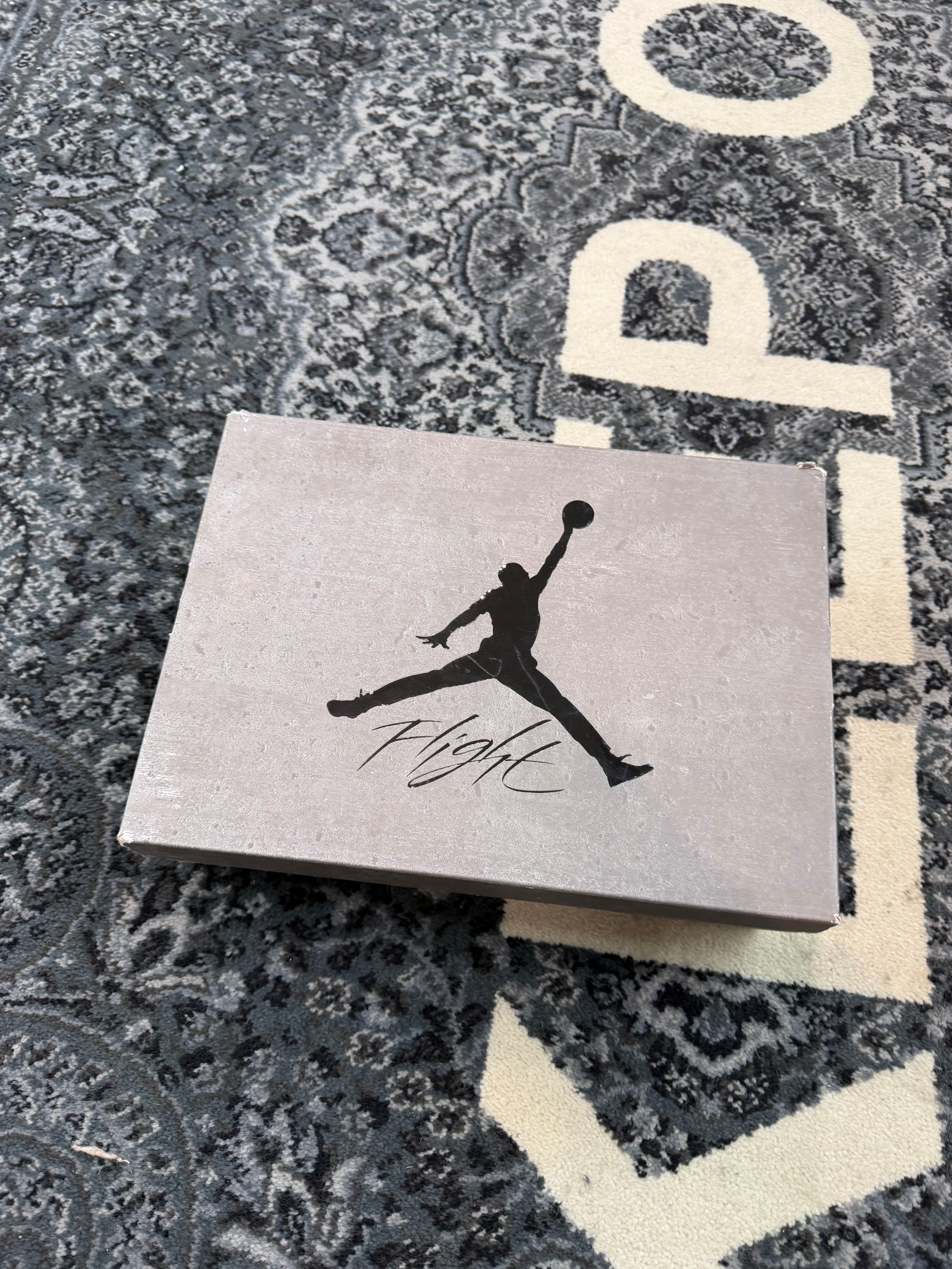 Jordan 4 “Cave Stone”