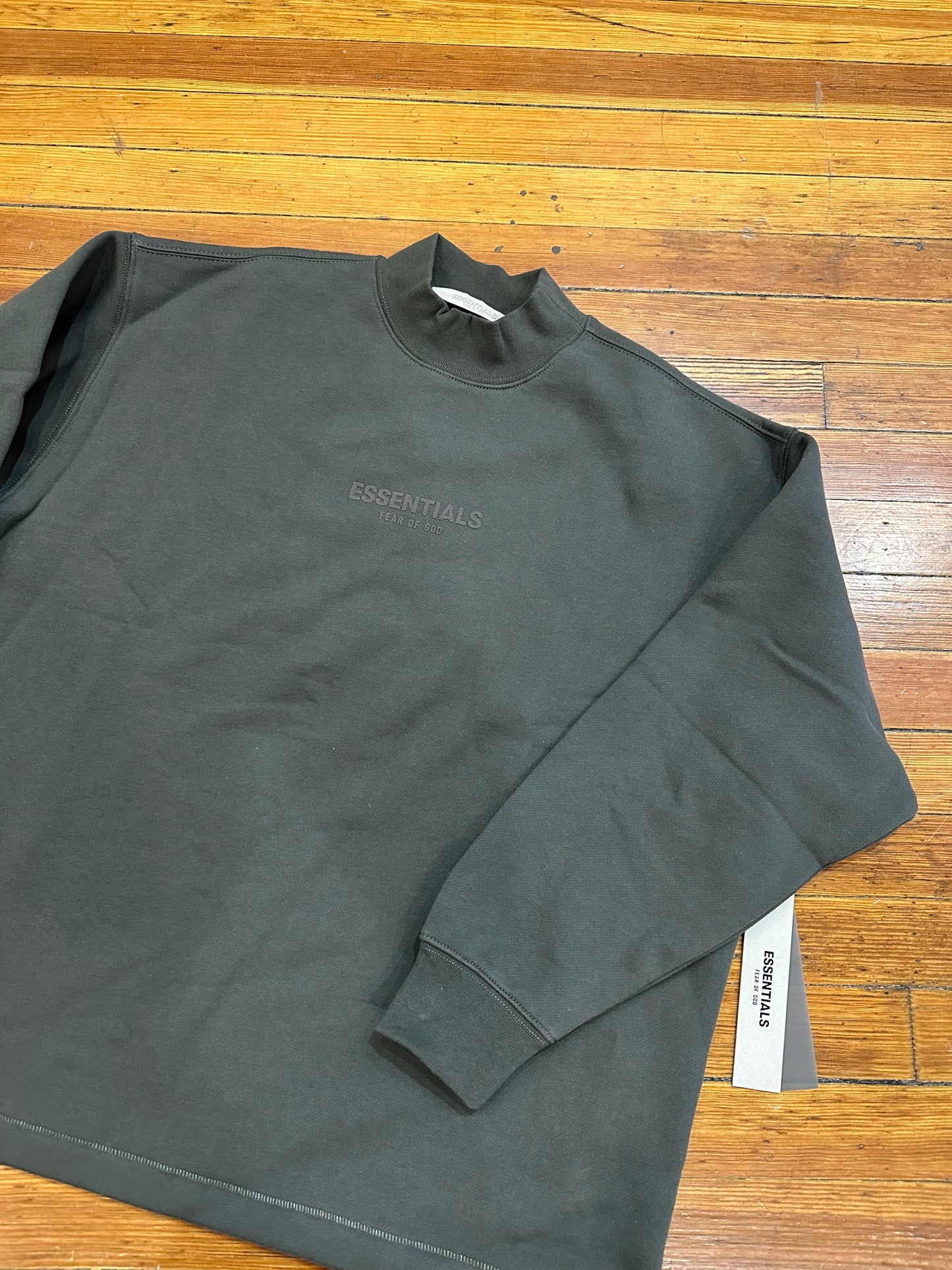 Essentials Crewneck “Off Black”