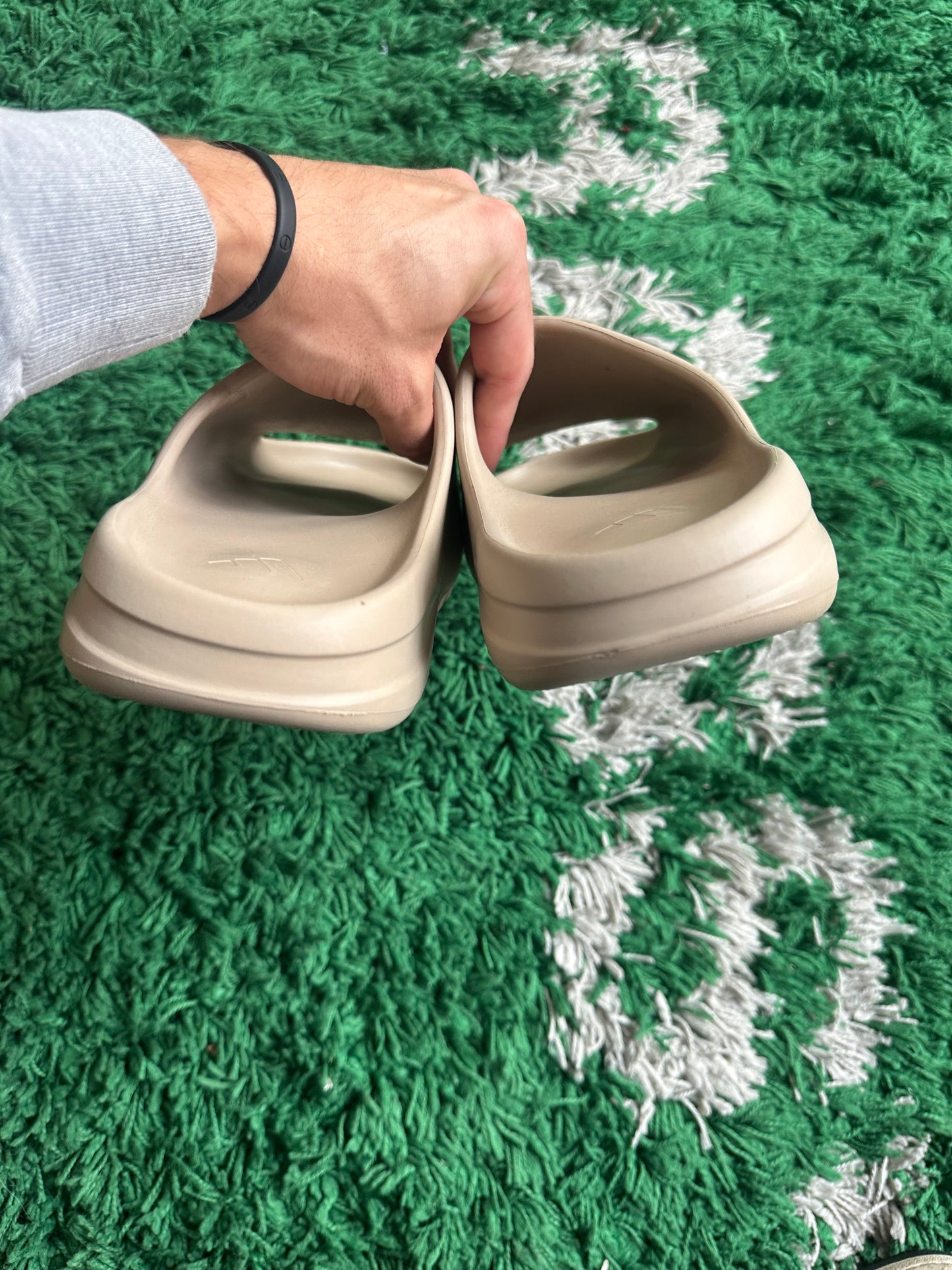 Yeezy Slide “Pure”