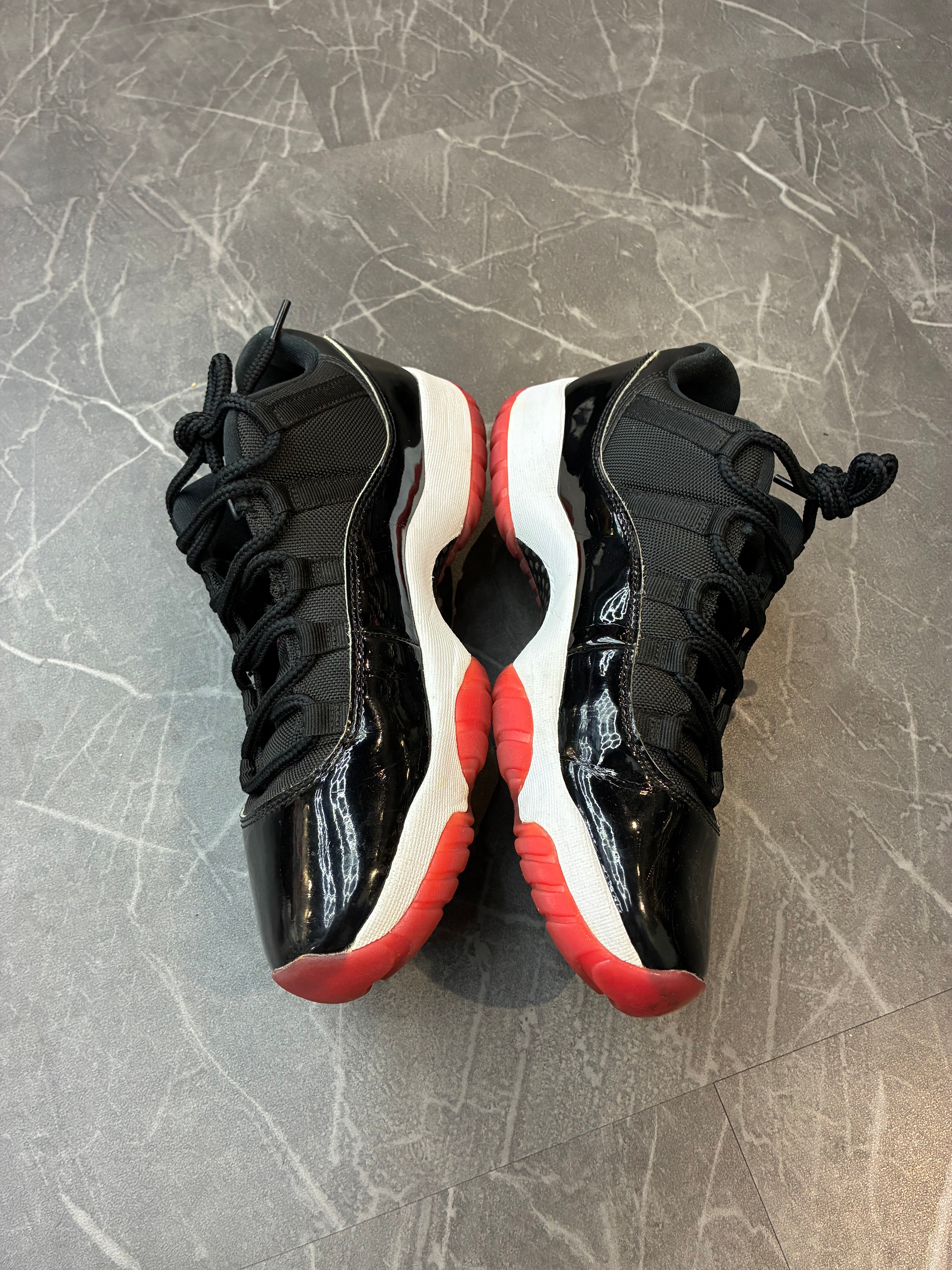 Jordan 11 Low “Bred”