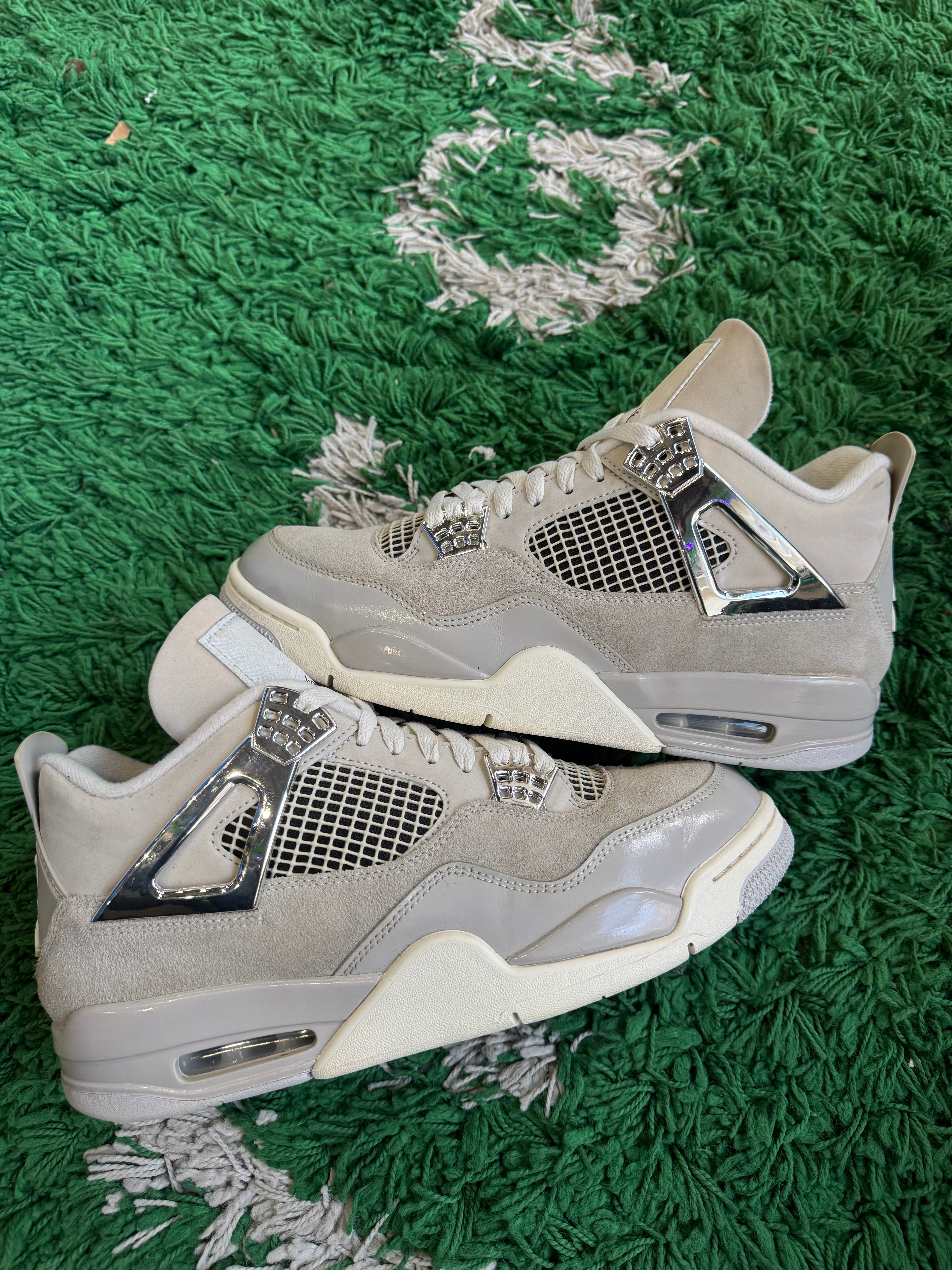 Jordan 4 “Frozen Moments”