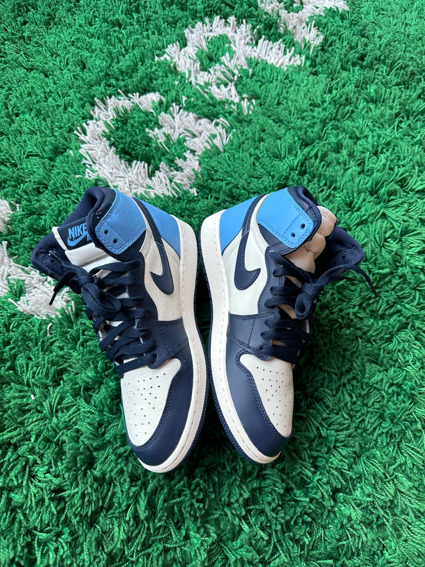 Jordan 1 High “Obsidian”