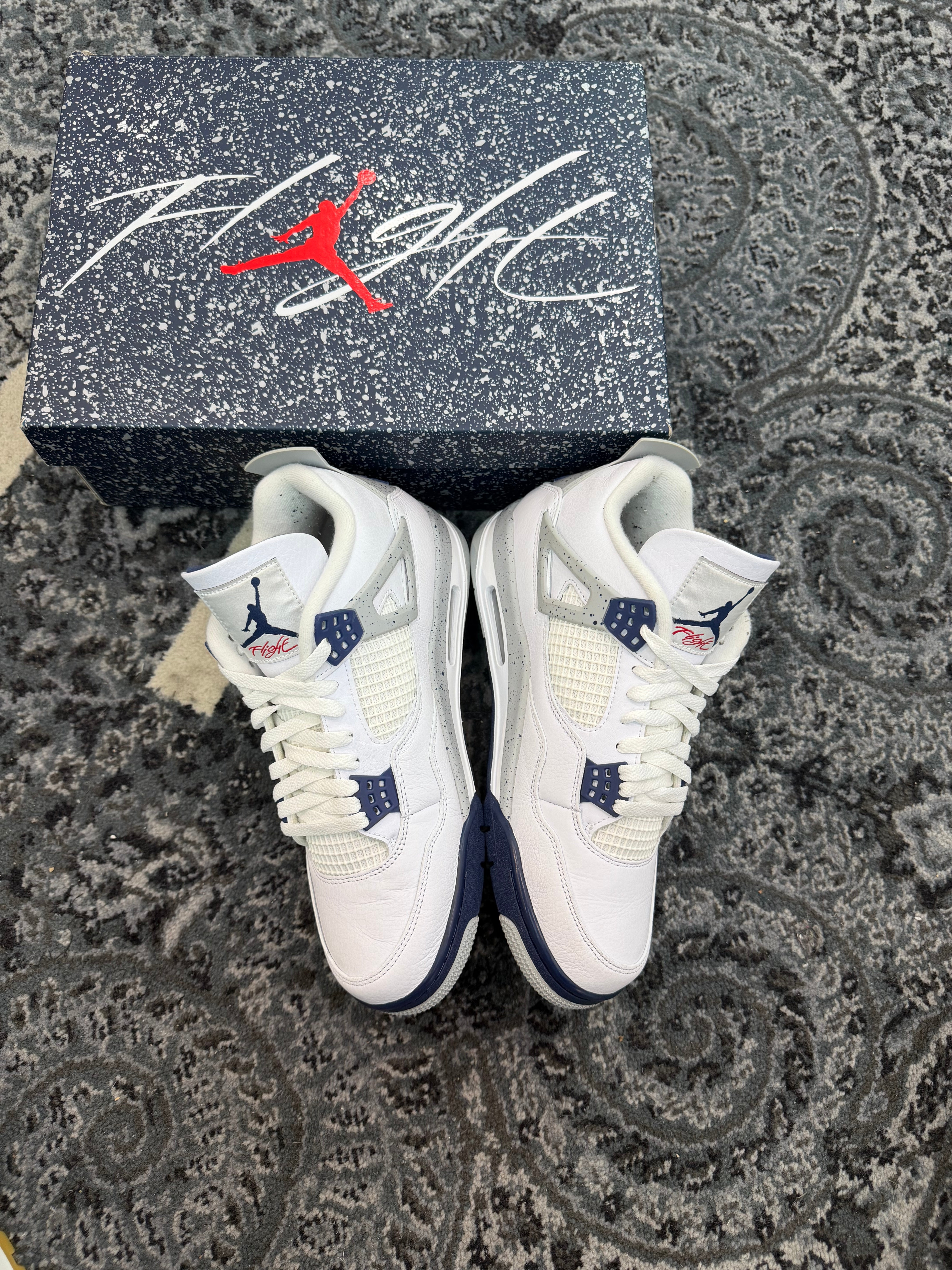 Jordan 4 “Midnight Navy”