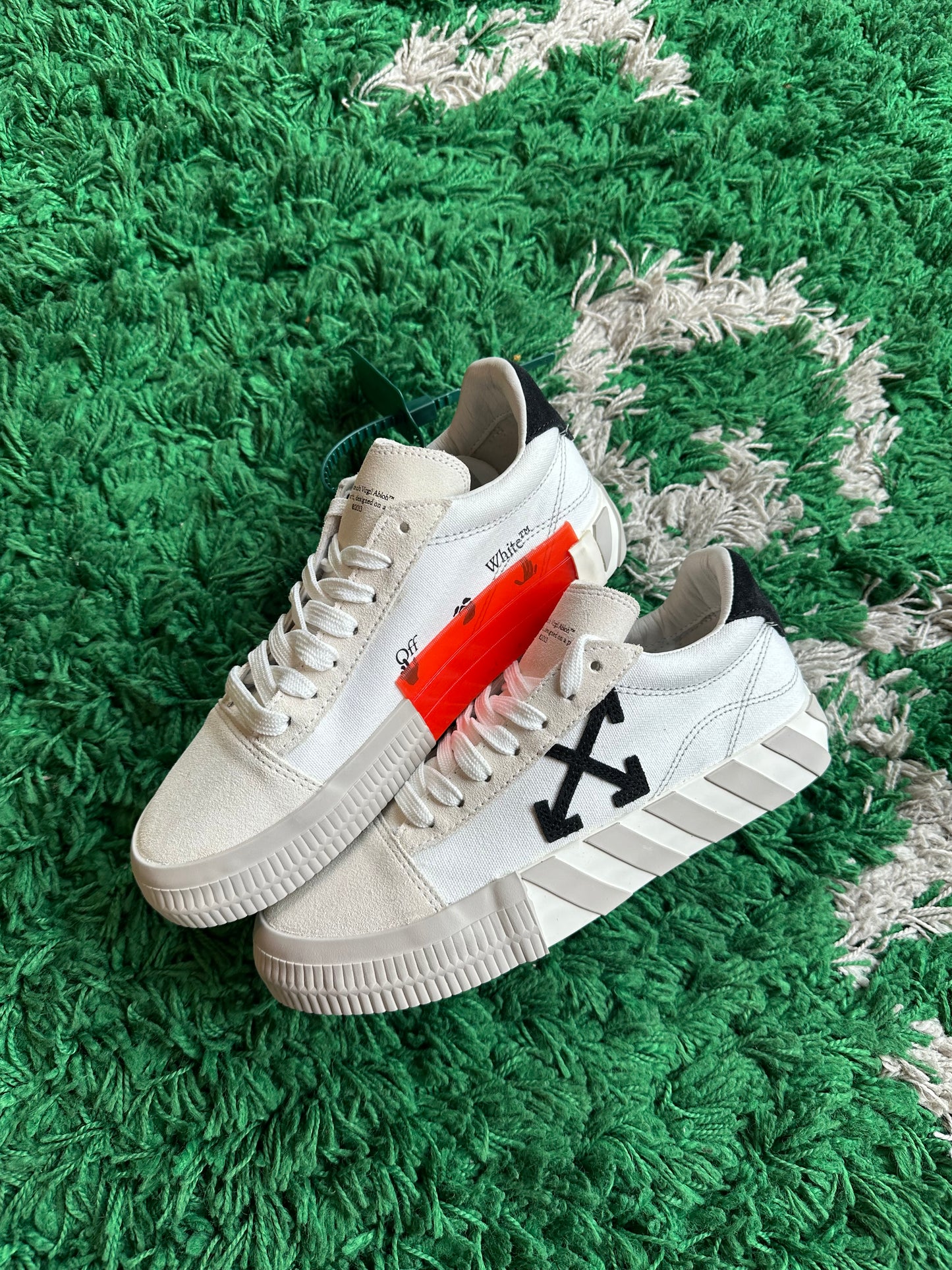 Off-White Vulc Low “White Beige”