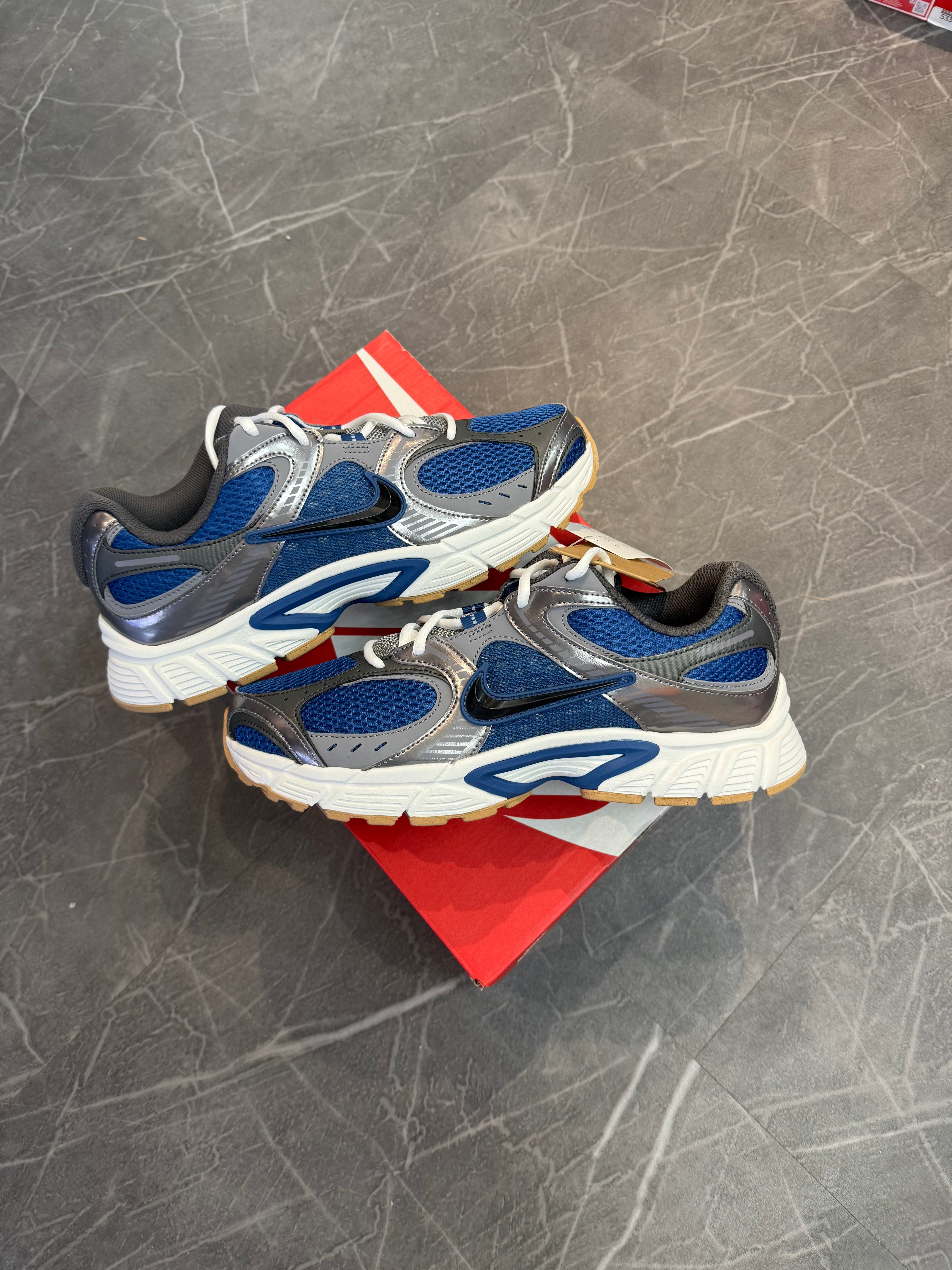 Sunday Steals Nike v5 RNR “Black Blue Grey”