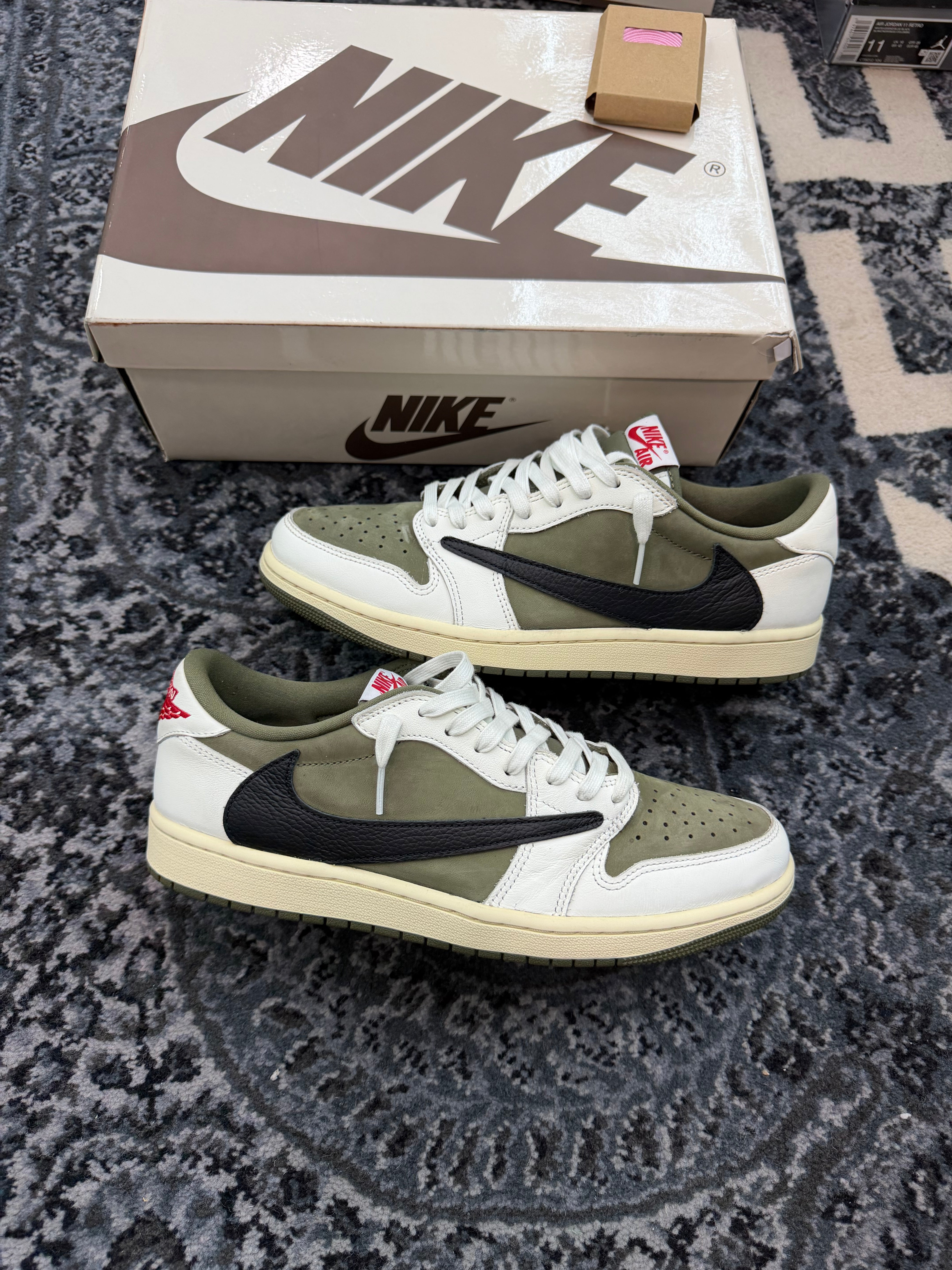 Jordan 1 Low Travis Scott “Medium Olive”