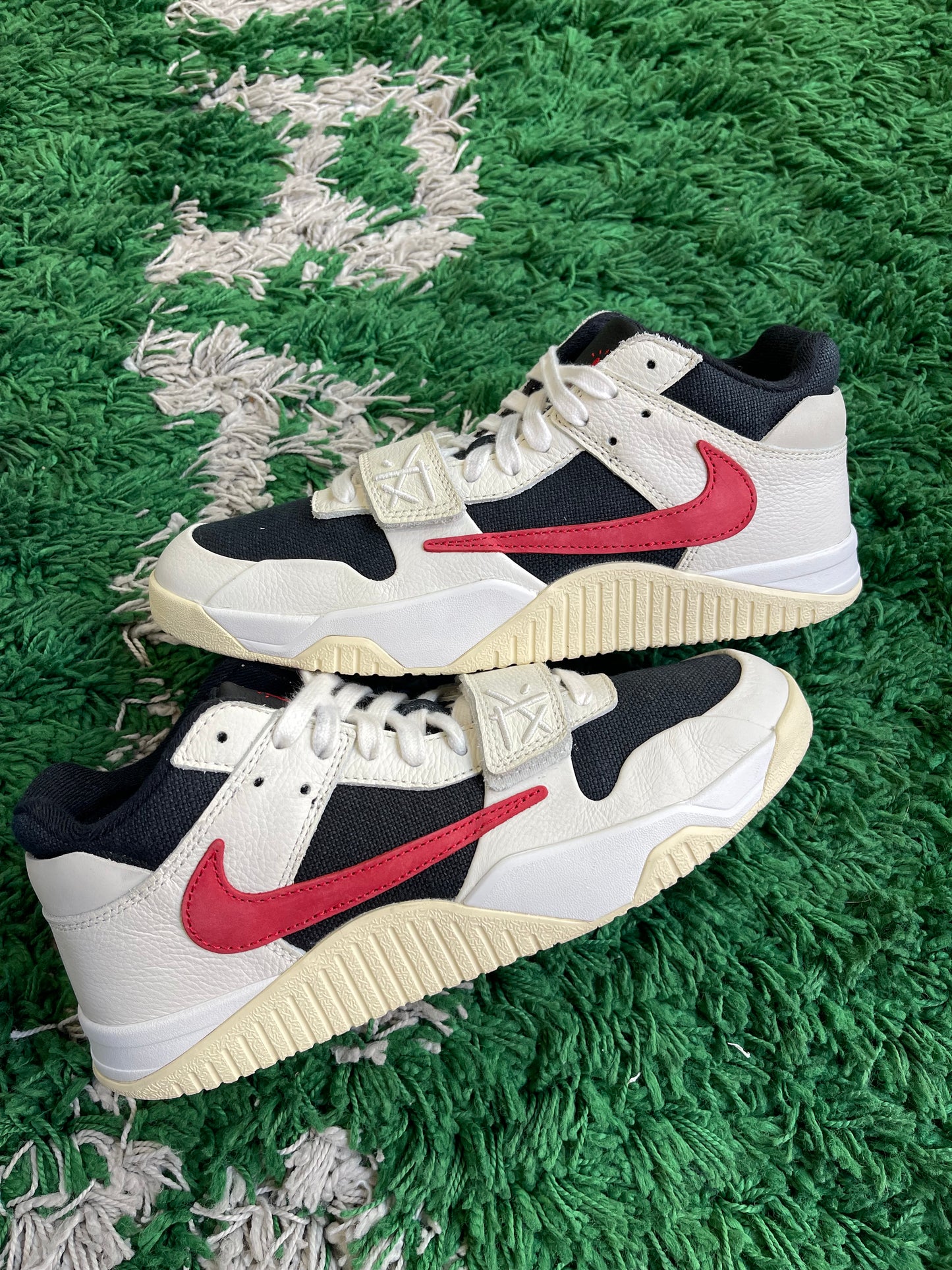 Travis Scott Jumpman Jack TR “University Red”