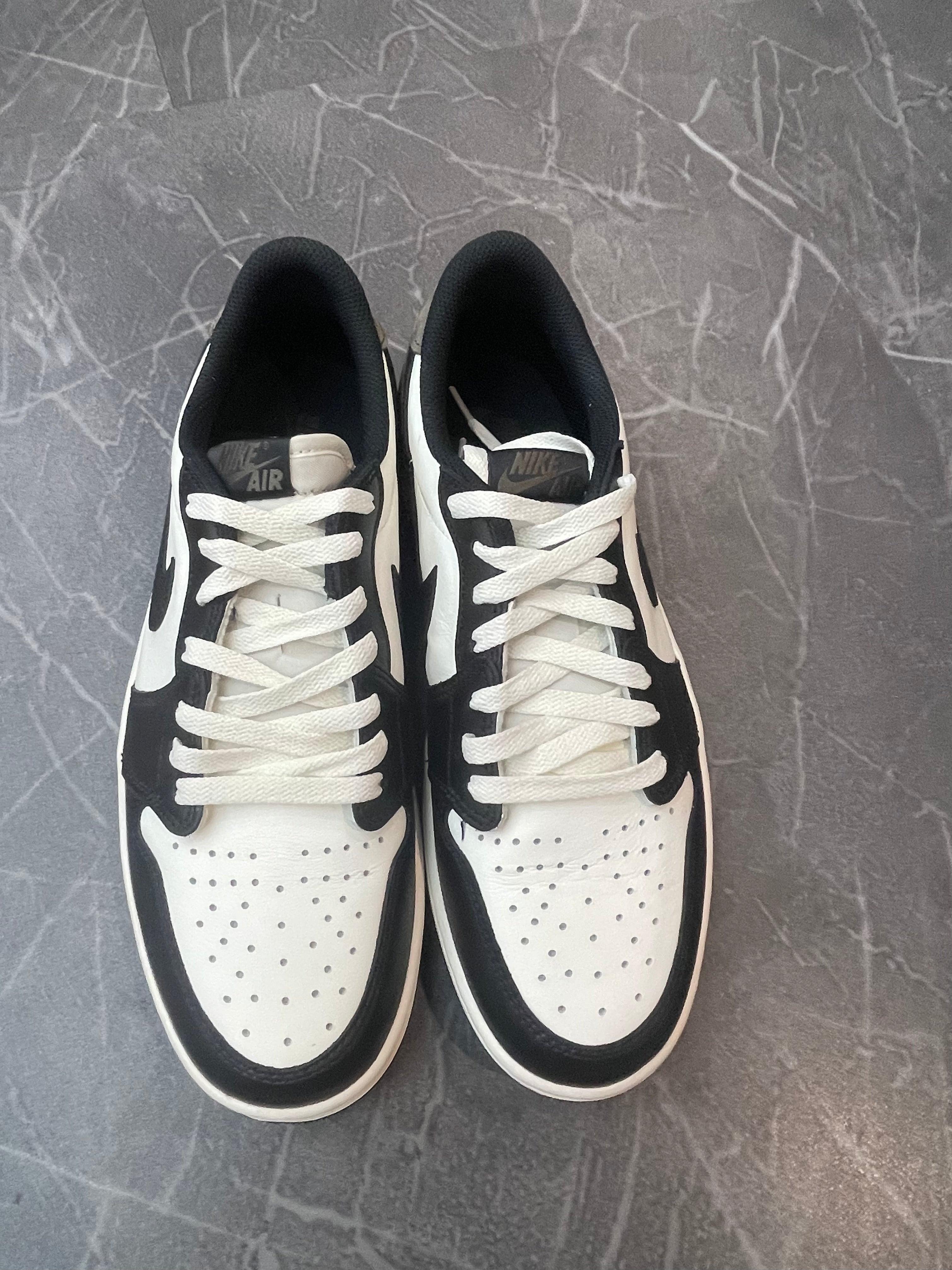Jordan 1 Low “Mocha”