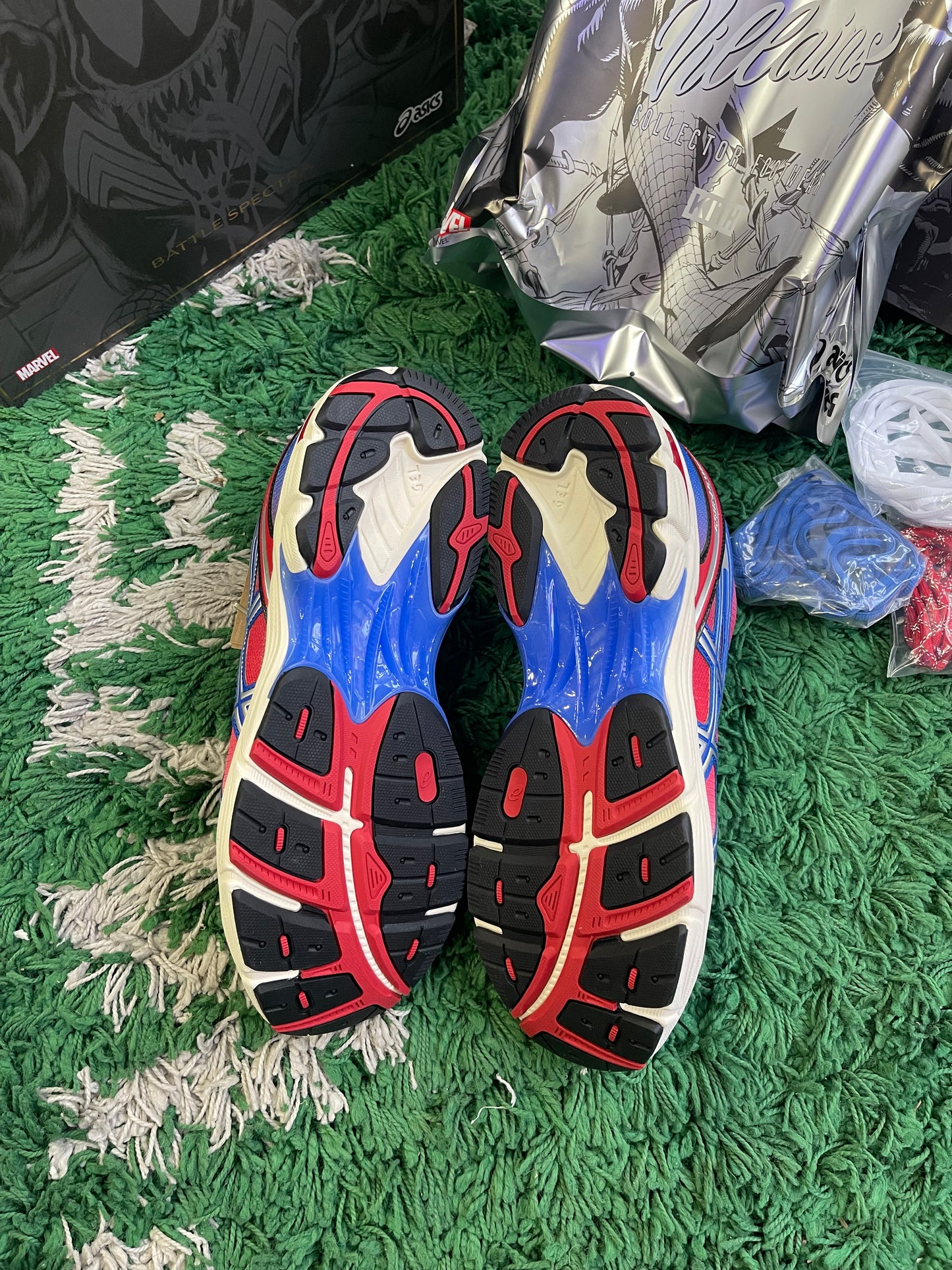 Kith Marvel Villains Spider-Man/Venom Battle Spectra Pack Sealed Box (Comic Included)