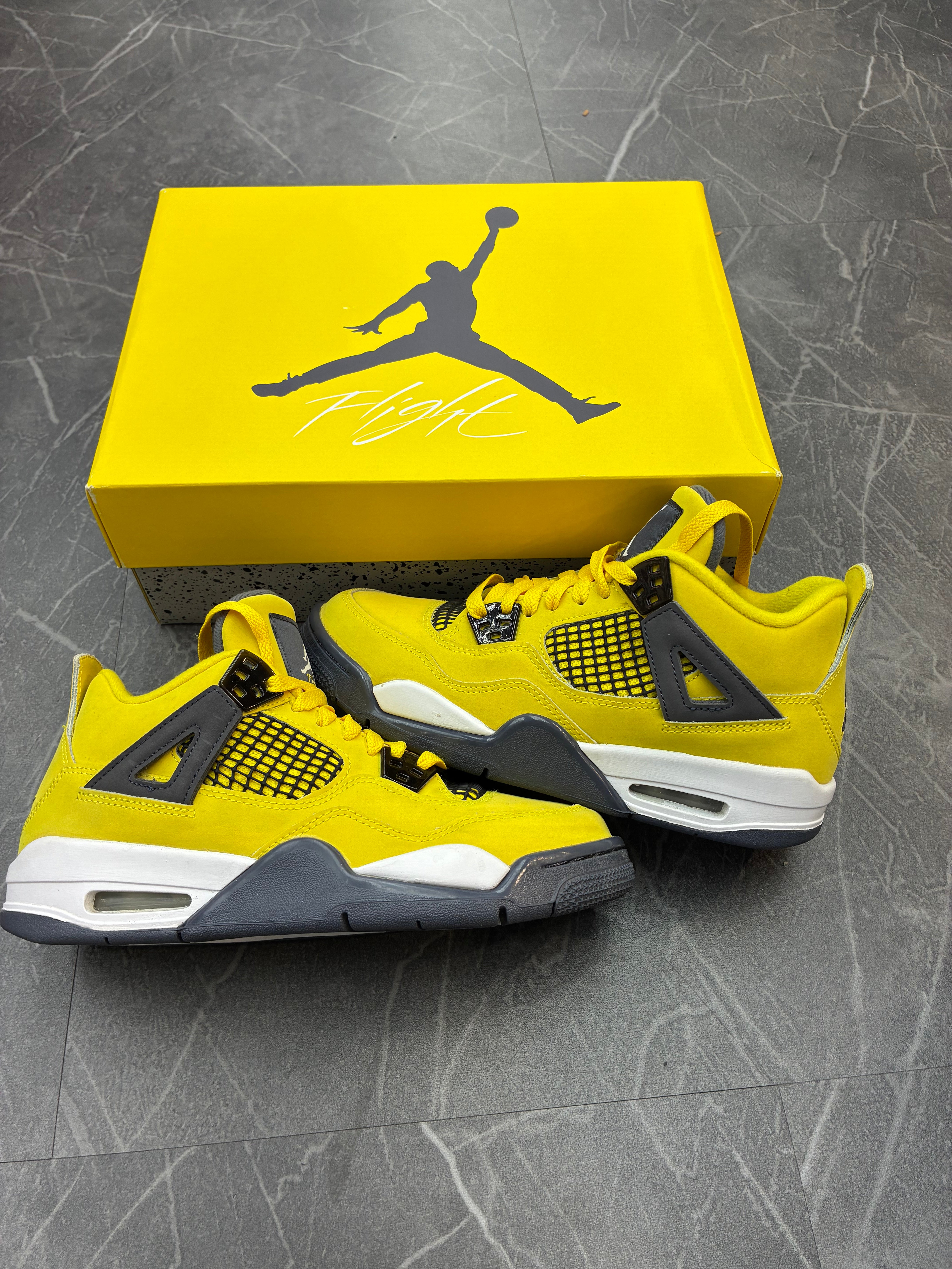 Jordan 4 “Lightning”