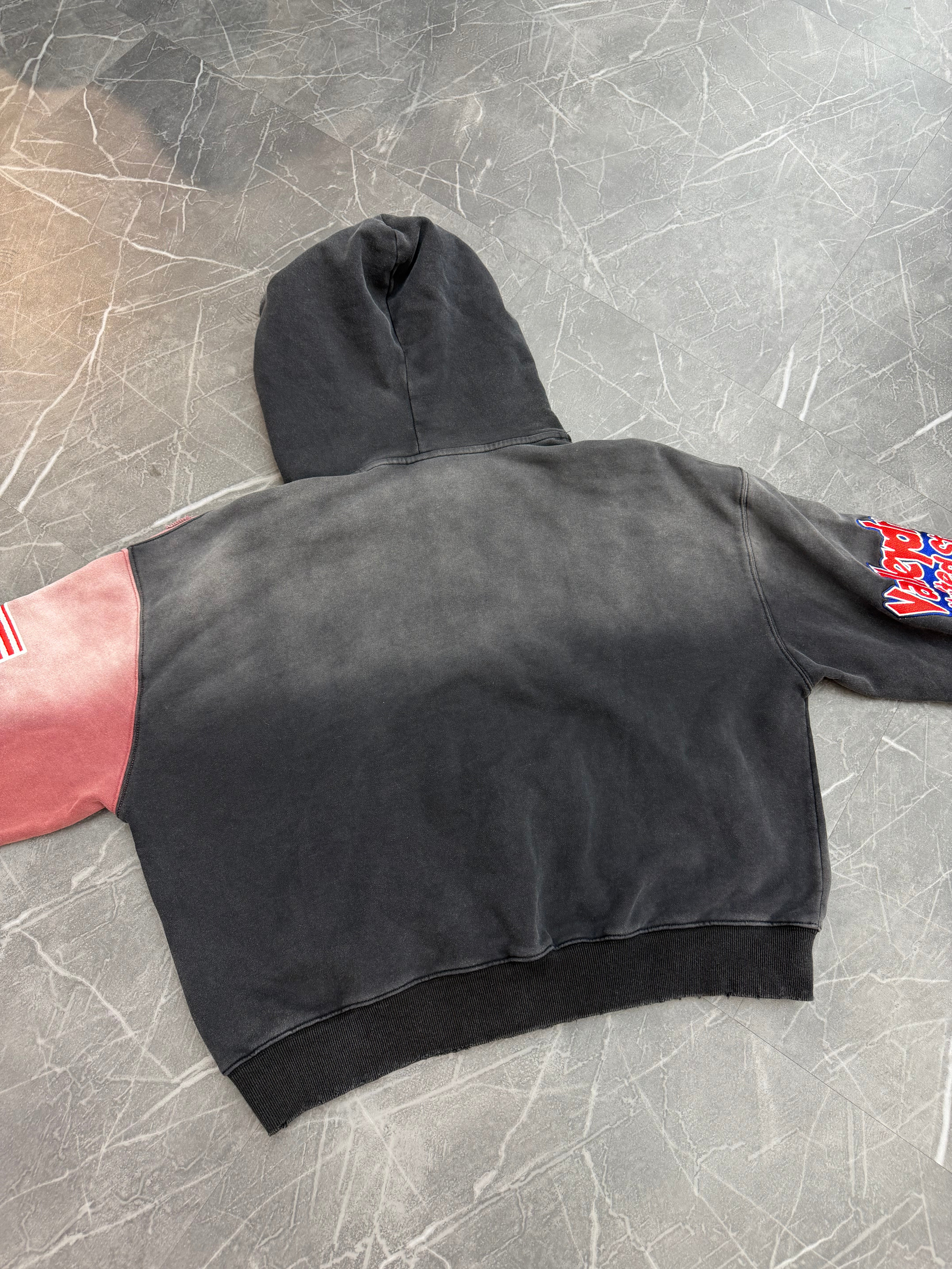 Vale Zip Up “Two-Face Red/Black”