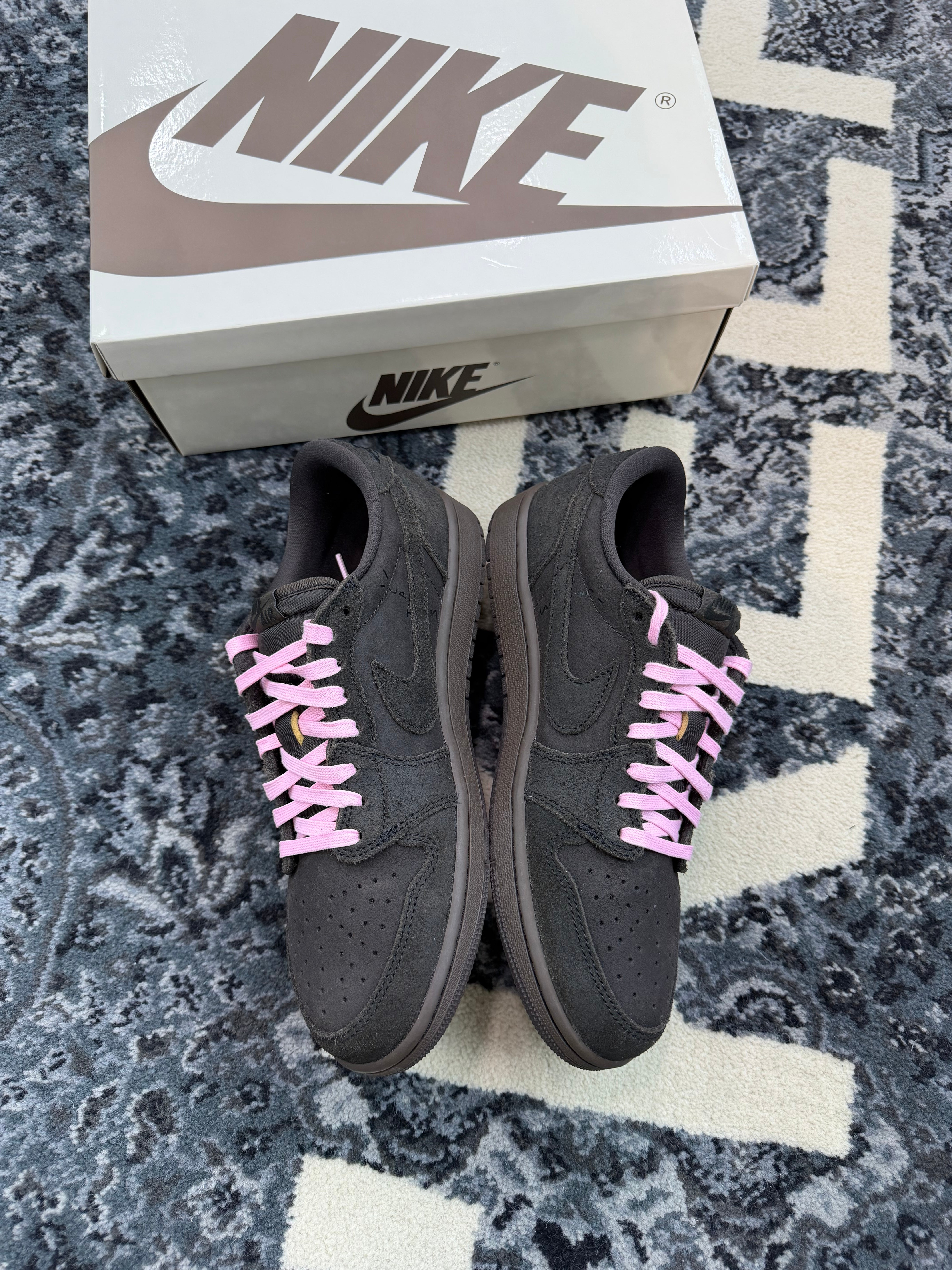 Jordan 1 Low x Travis Scott “Velvet Brown”