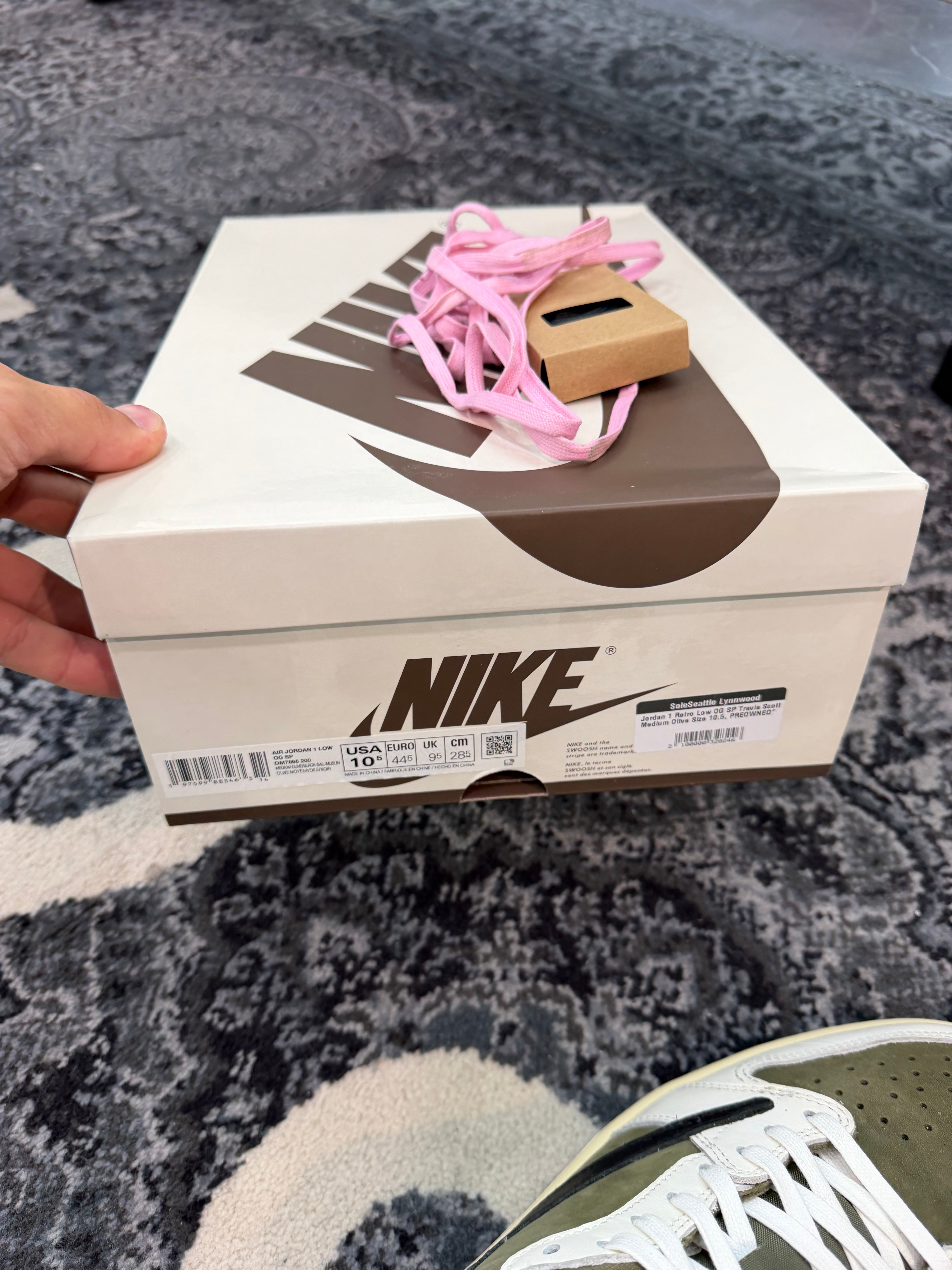 Jordan 1 Low x Travis Scott “Medium Olive”