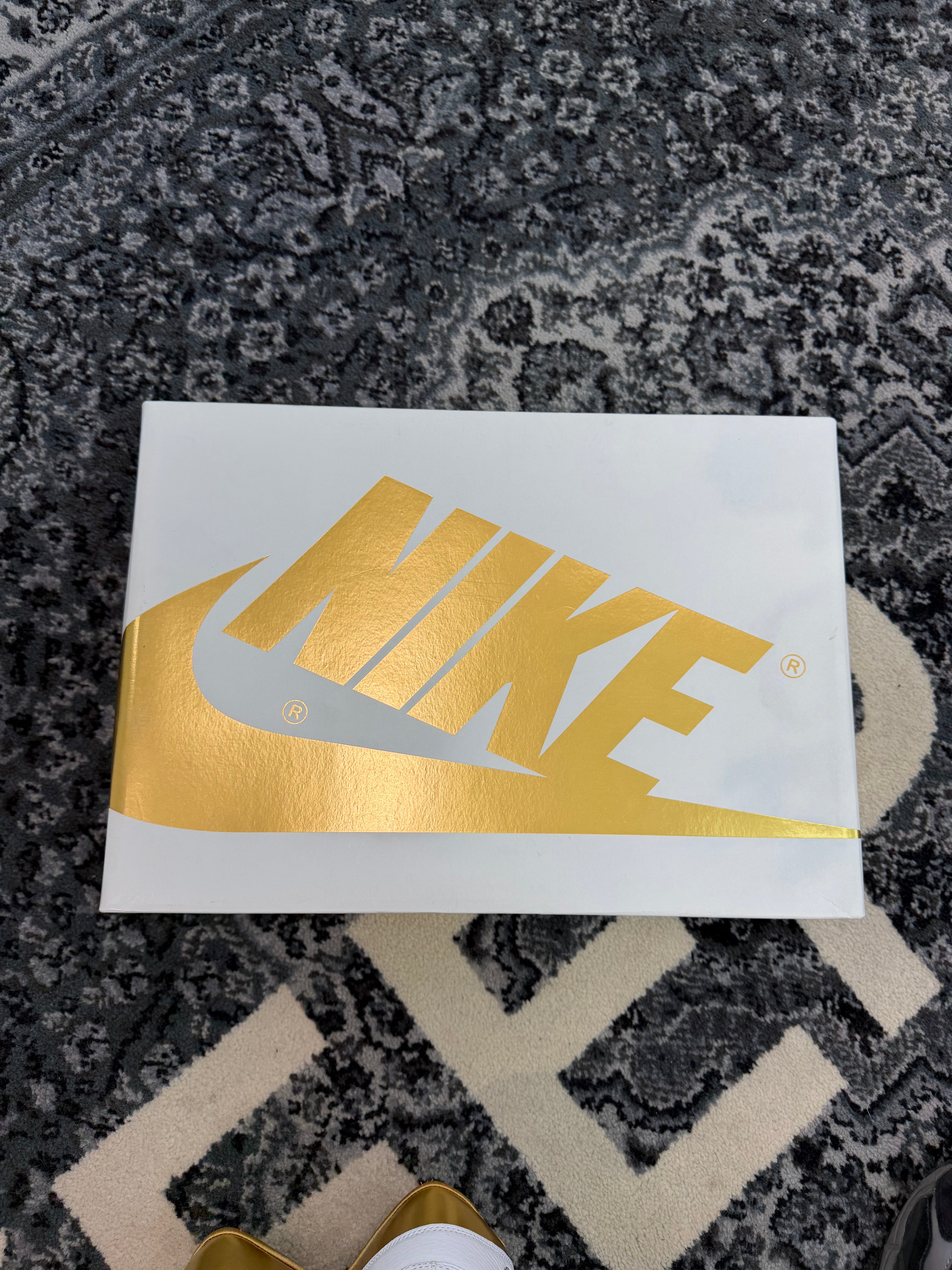 Jordan 1 High “Metallic Gold”