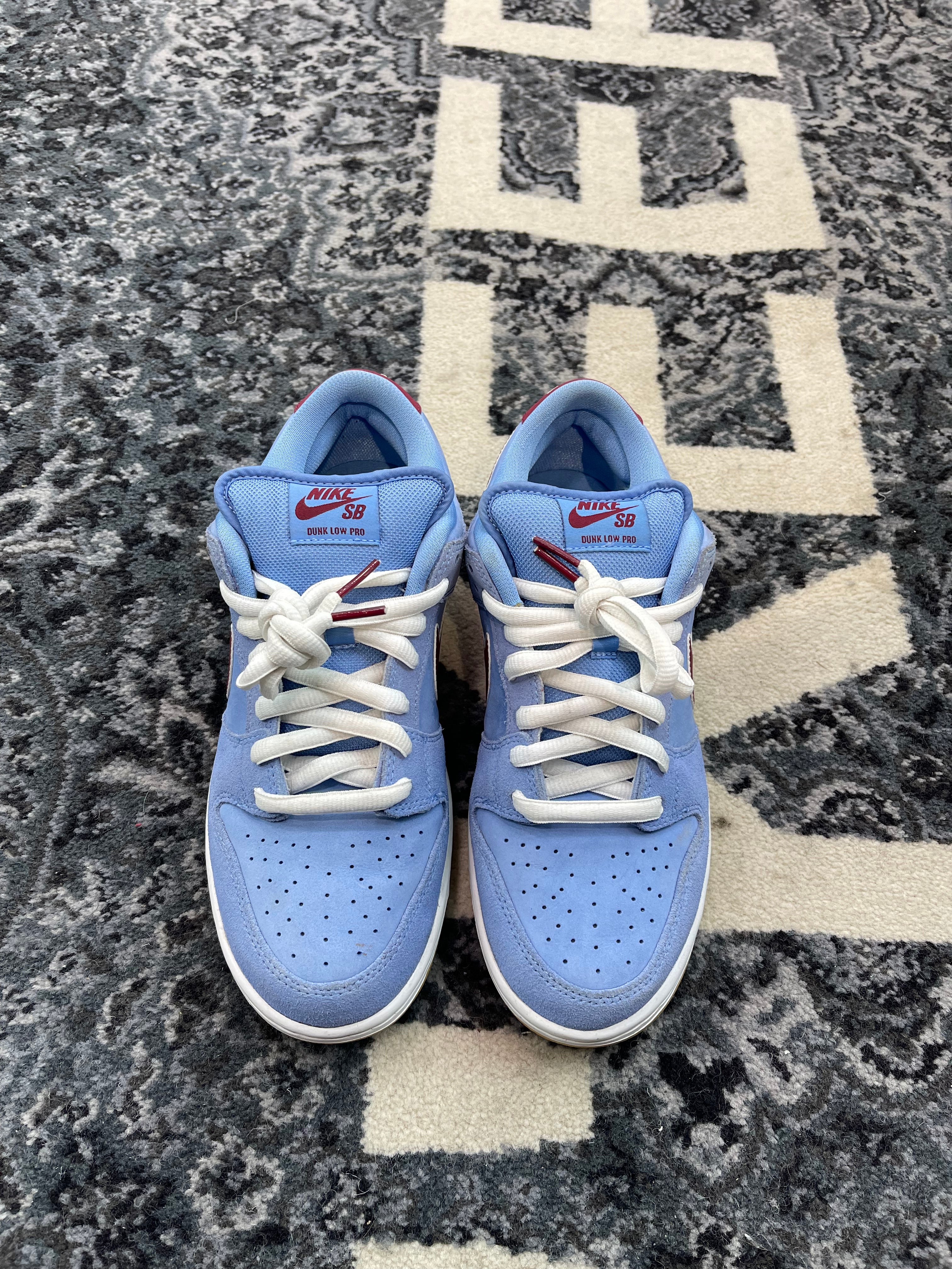 Nike SB Dunk Low “Phillies”