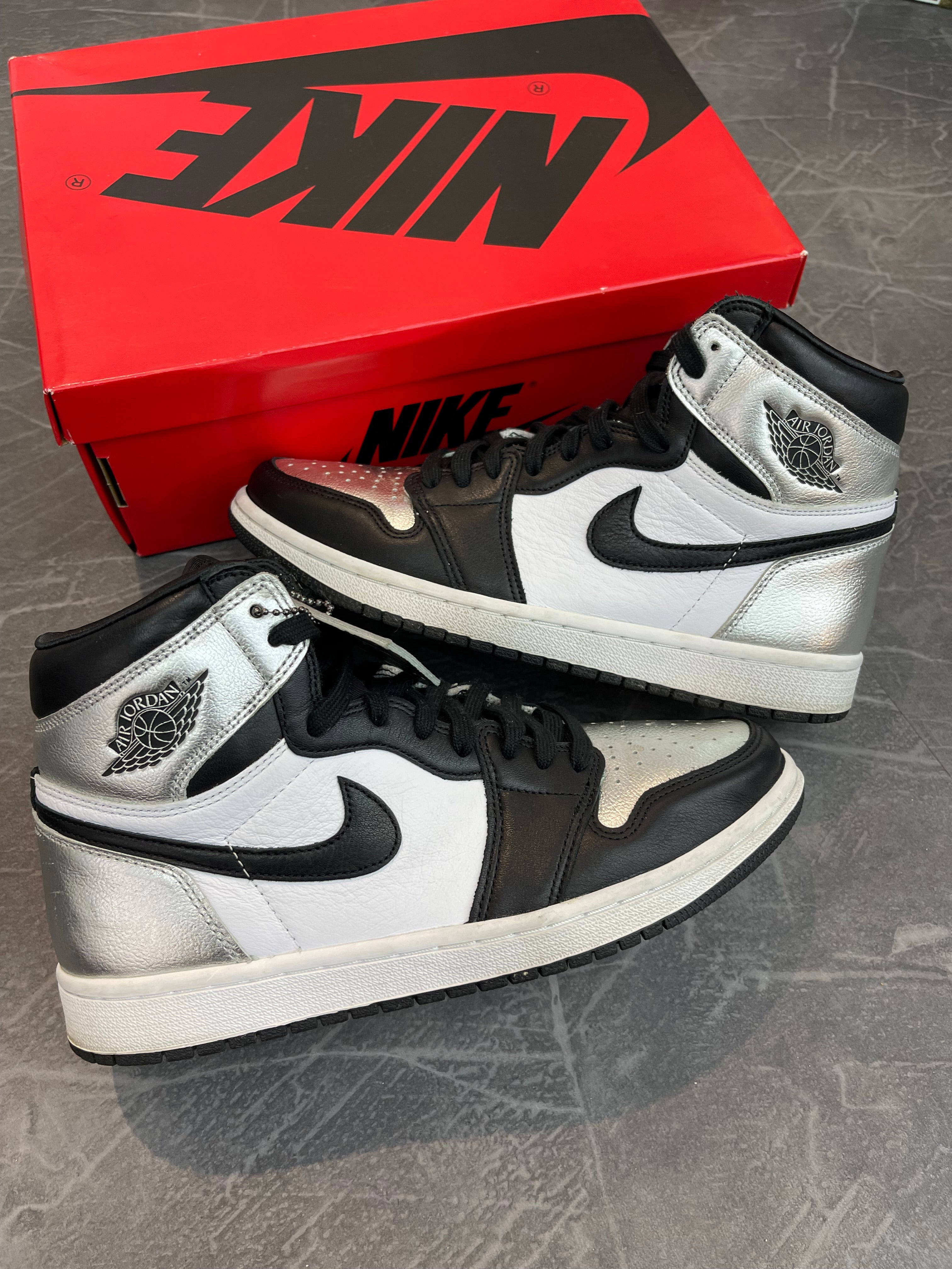 Jordan 1 High “Silver Toe”