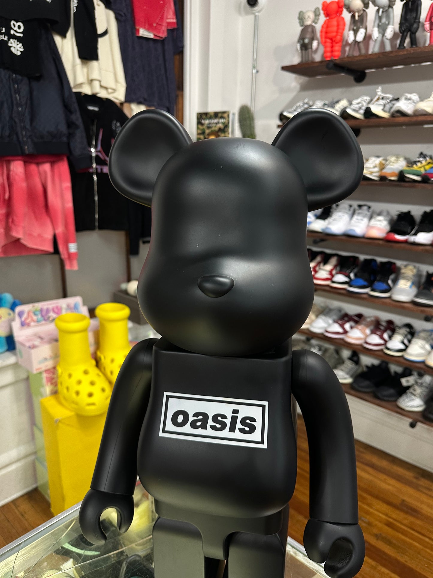 BearBrick 1000% “Oasis Black”