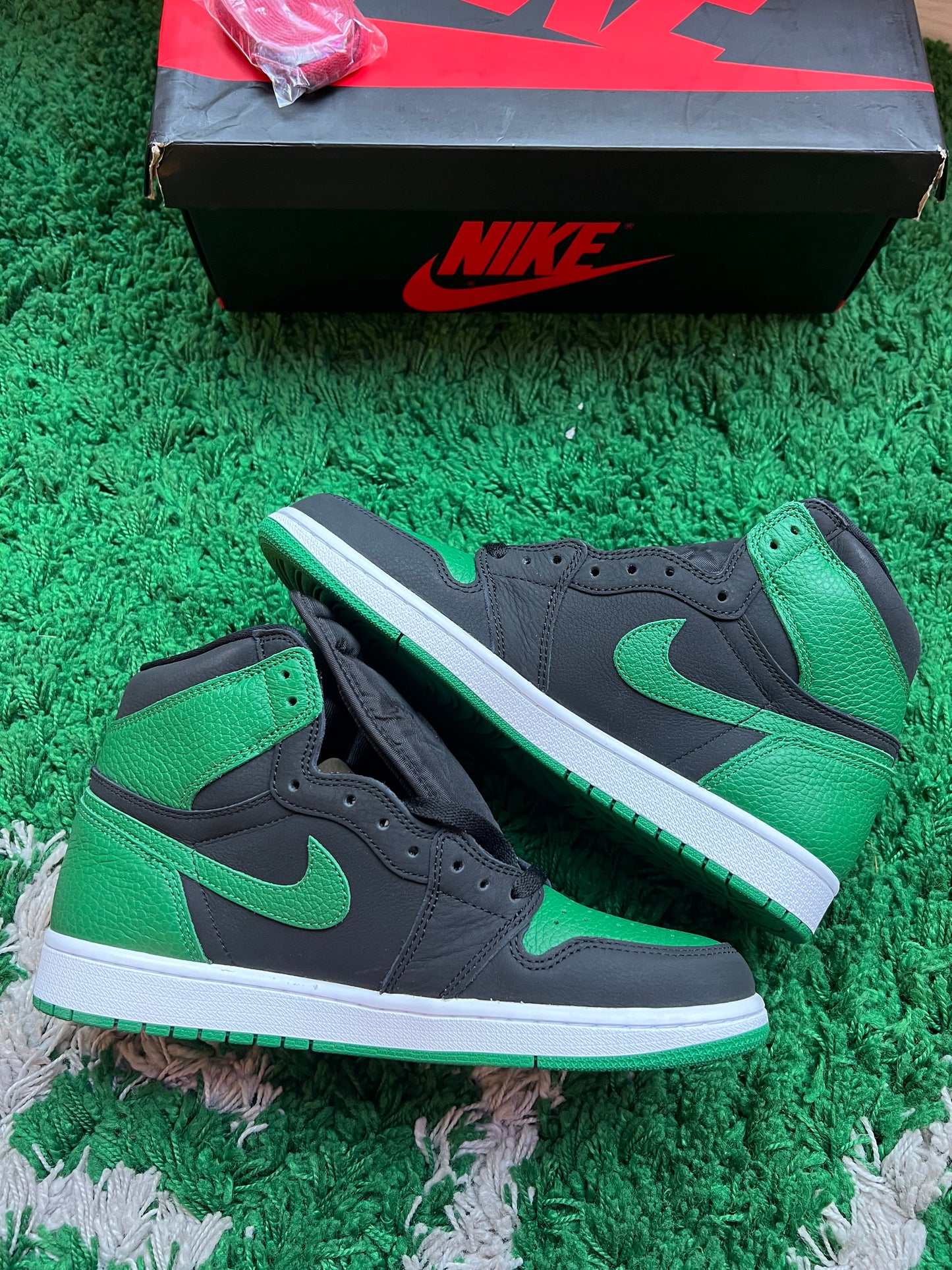 Jordan 1 High “Pine Green 2.0”