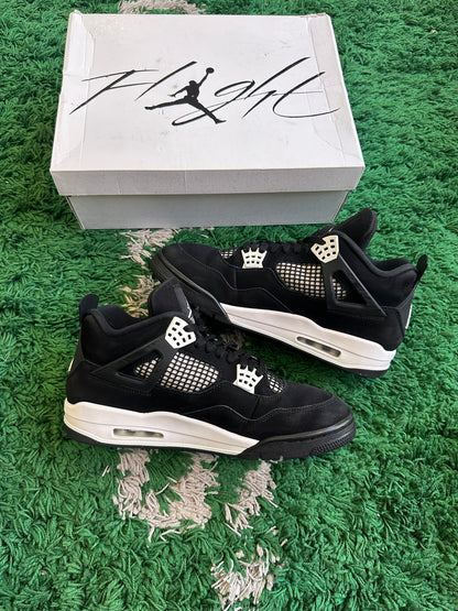 Jordan 4 “White Thunder”