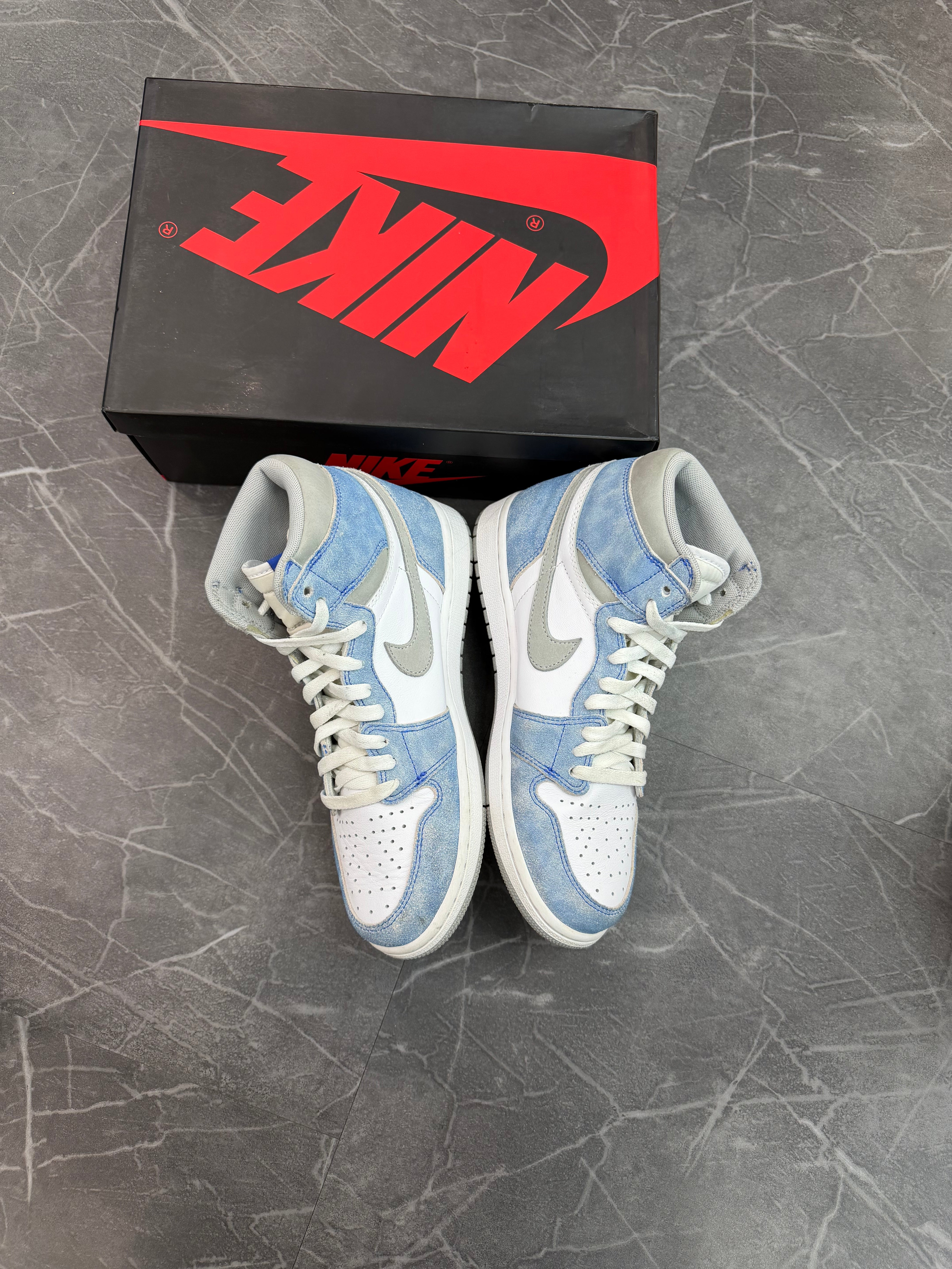 Jordan 1 High “Hyper Royal”