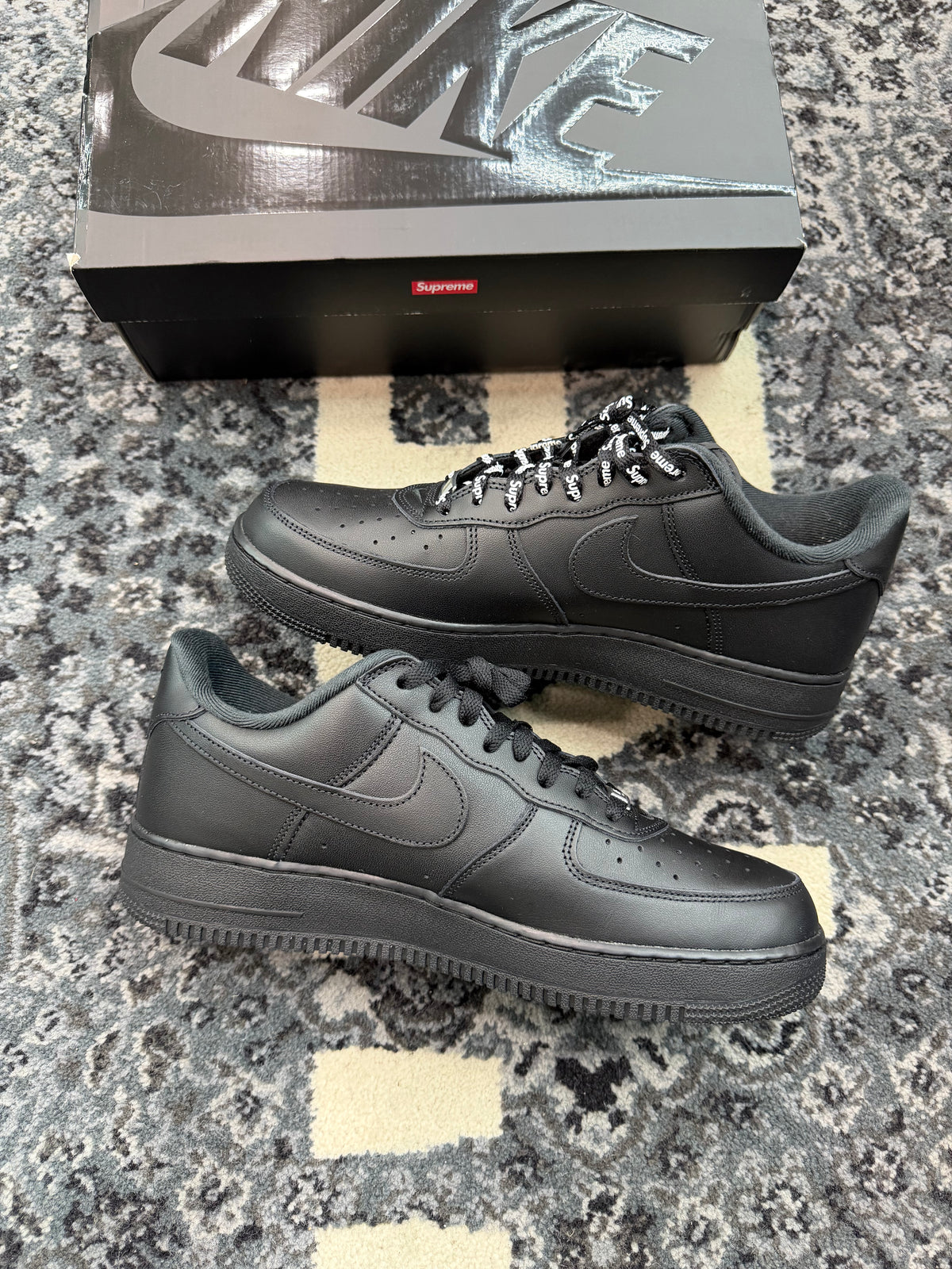 Nike Air Force 1 Low Supreme “Black”