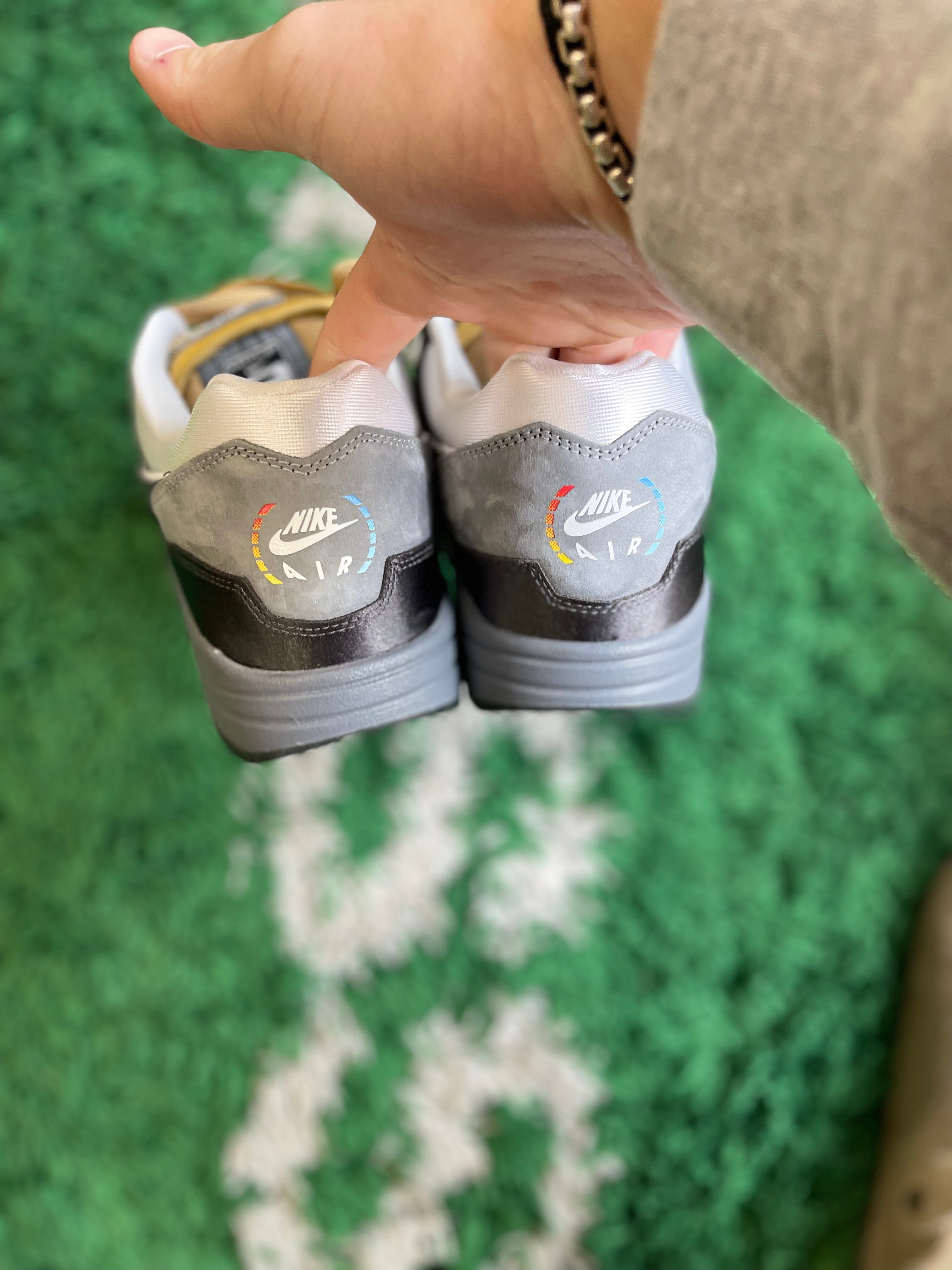 Nike Air Max 1 SWOOSH Low Poly Big Head Mode