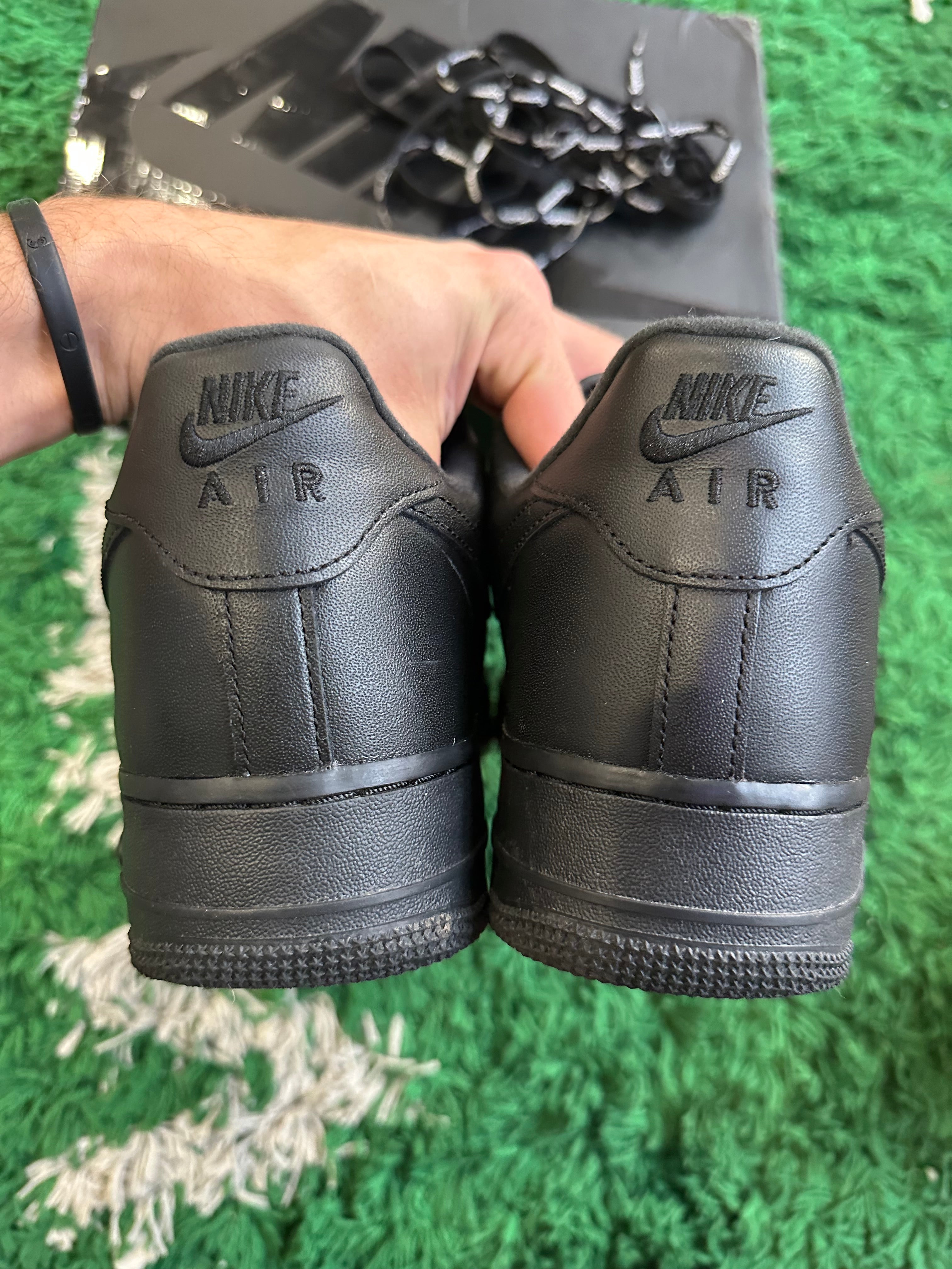 Nike Air Force 1 Low Supreme “Black”