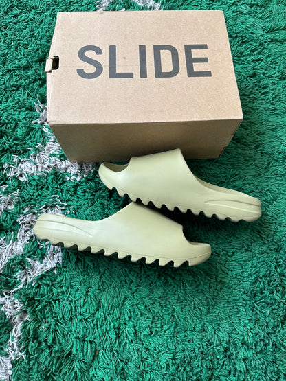 Yeezy Slide “Resin”