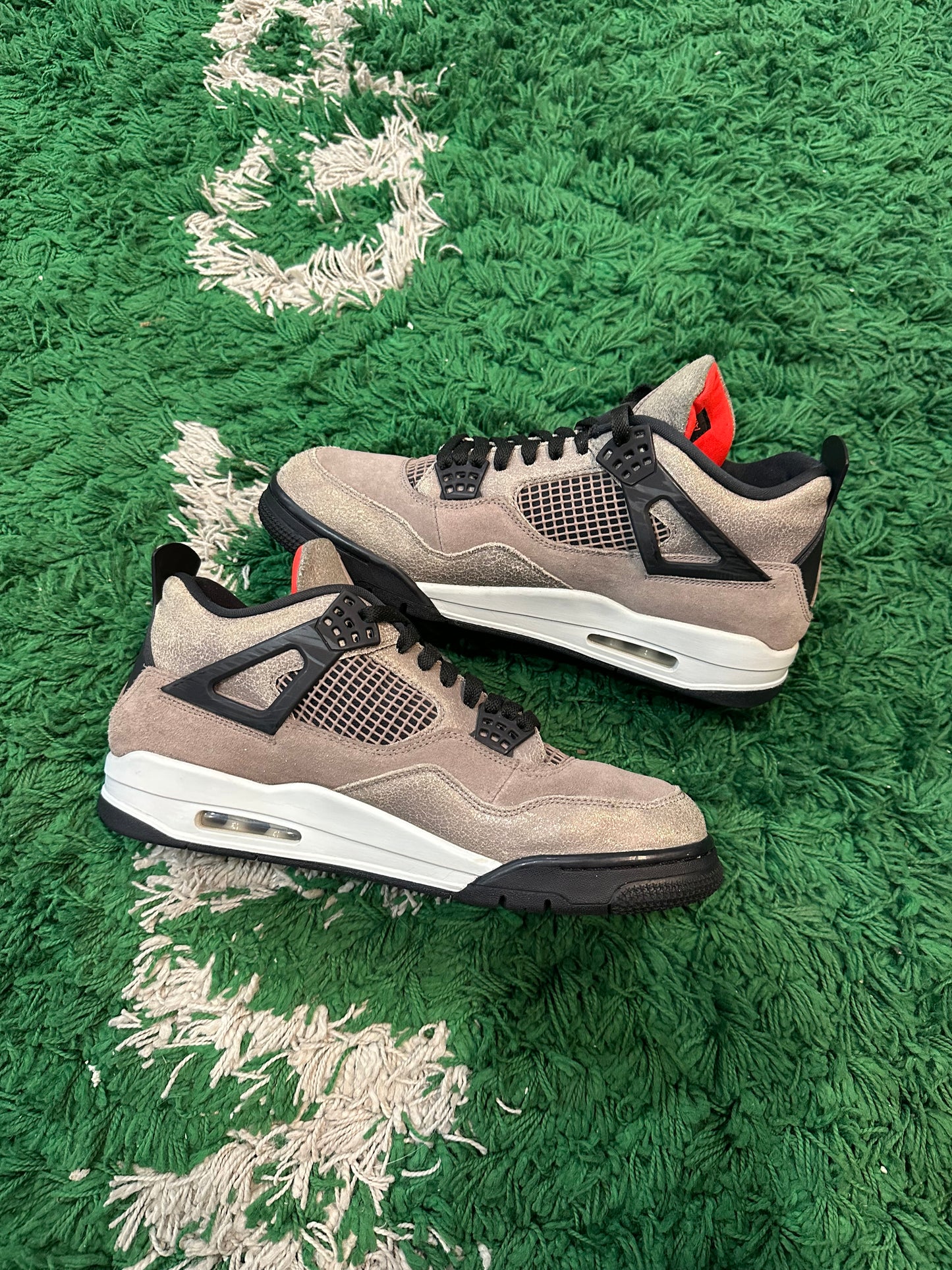 Jordan 4 “Taupe Haze”