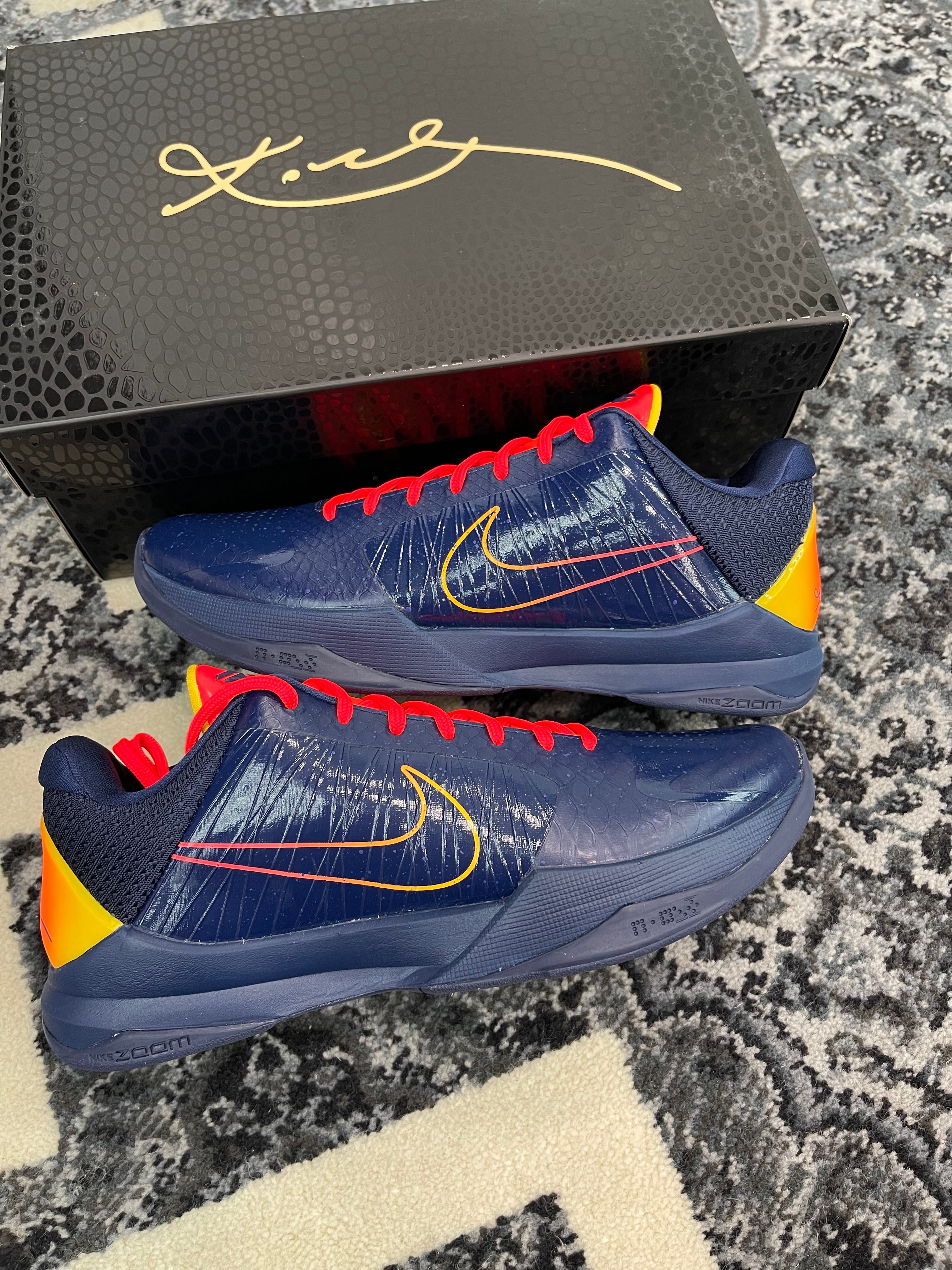 Kobe 5 Protro “Caitlin Clark”