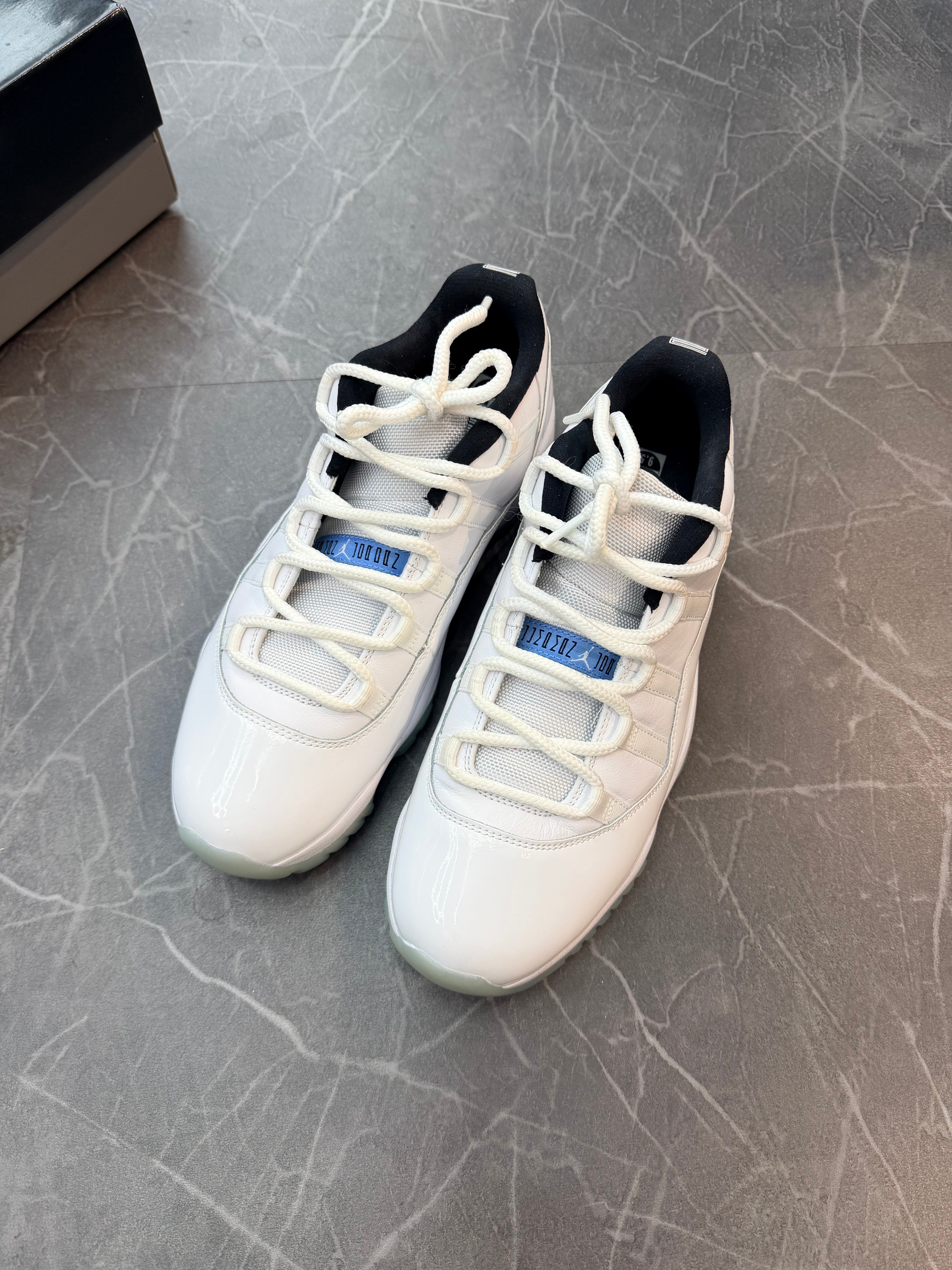 Jordan 11 Low “Legend Blue”