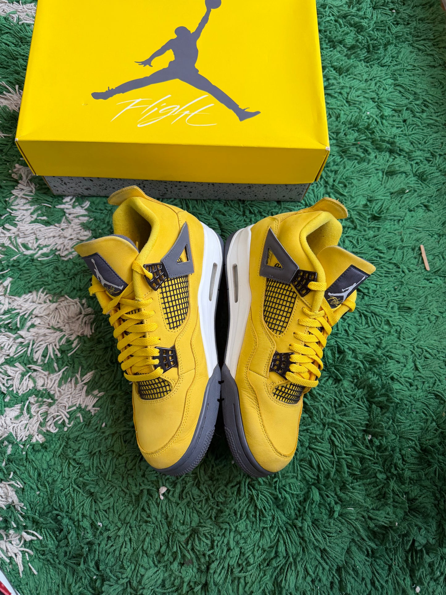 Jordan 4 “Lightning”